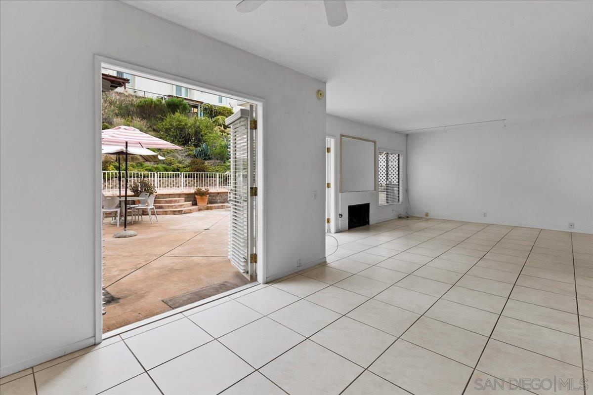 5850 Menorca Dr
