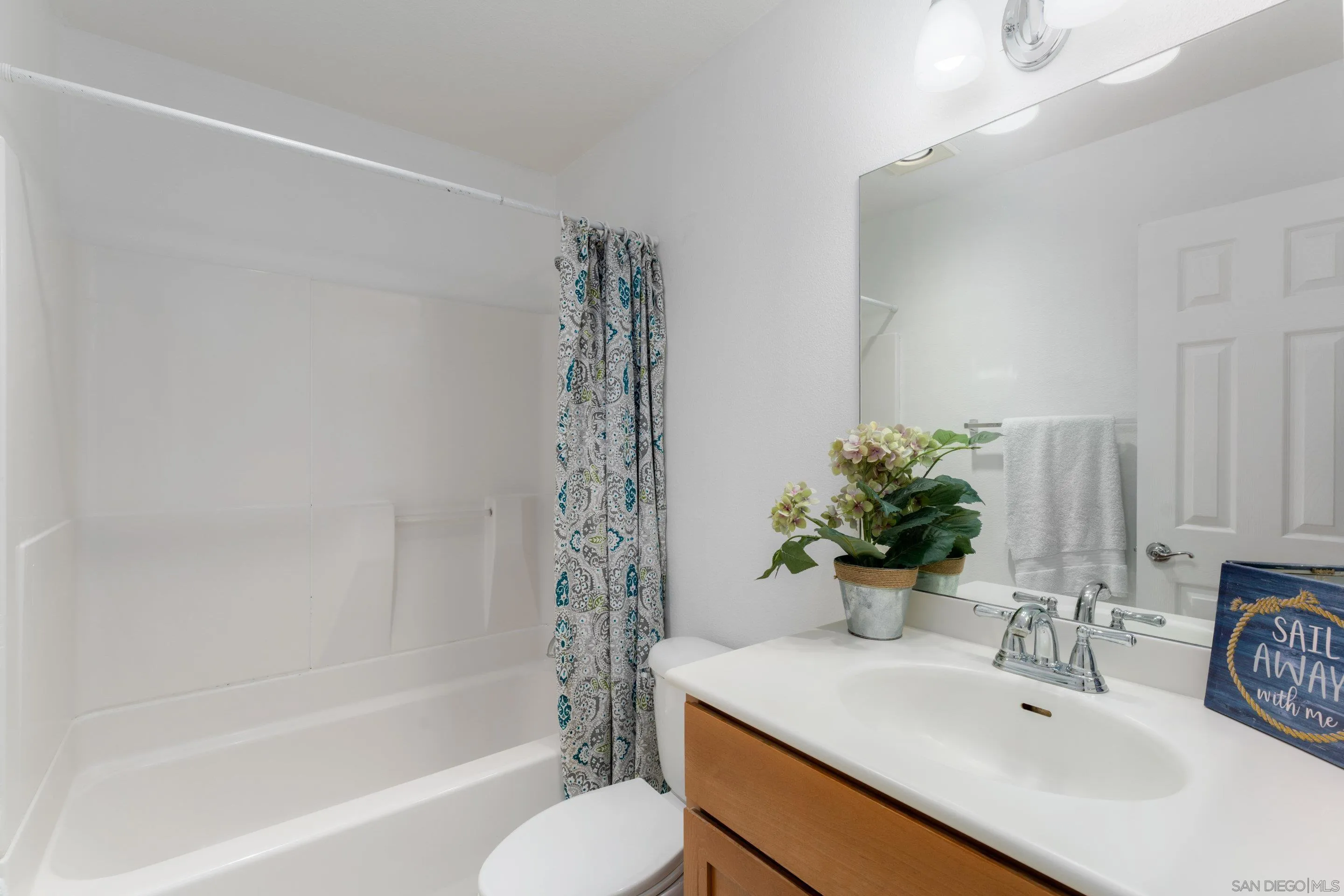 Escondido, California 92027, United States, 1 Bedroom Bedrooms, ,1 BathroomBathrooms,Residential,Pending,116250