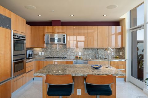 Tiny photo for 550 Front St #2702, San Diego, CA 92101 (MLS # 250030403)