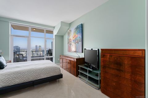Tiny photo for 550 Front St #2702, San Diego, CA 92101 (MLS # 250030403)