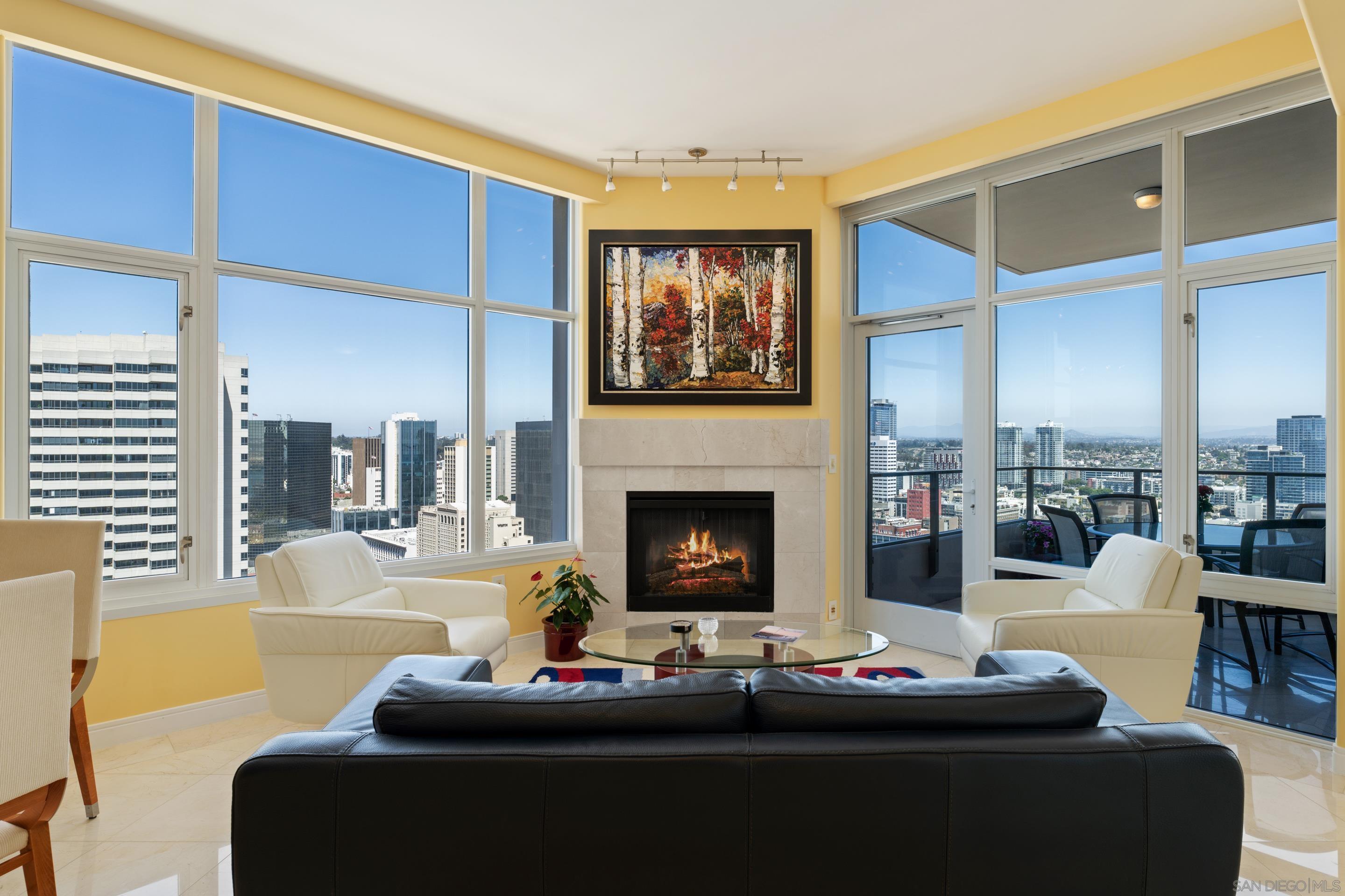 550 Front St 2702