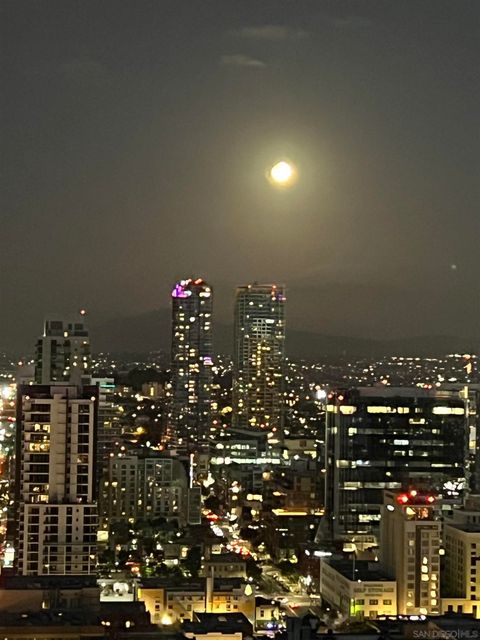 Tiny photo for 550 Front St #2702, San Diego, CA 92101 (MLS # 250030403)