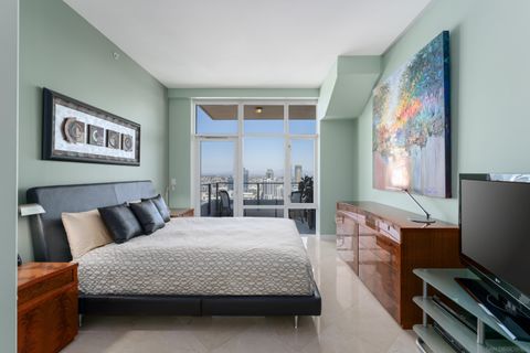 Tiny photo for 550 Front St #2702, San Diego, CA 92101 (MLS # 250030403)