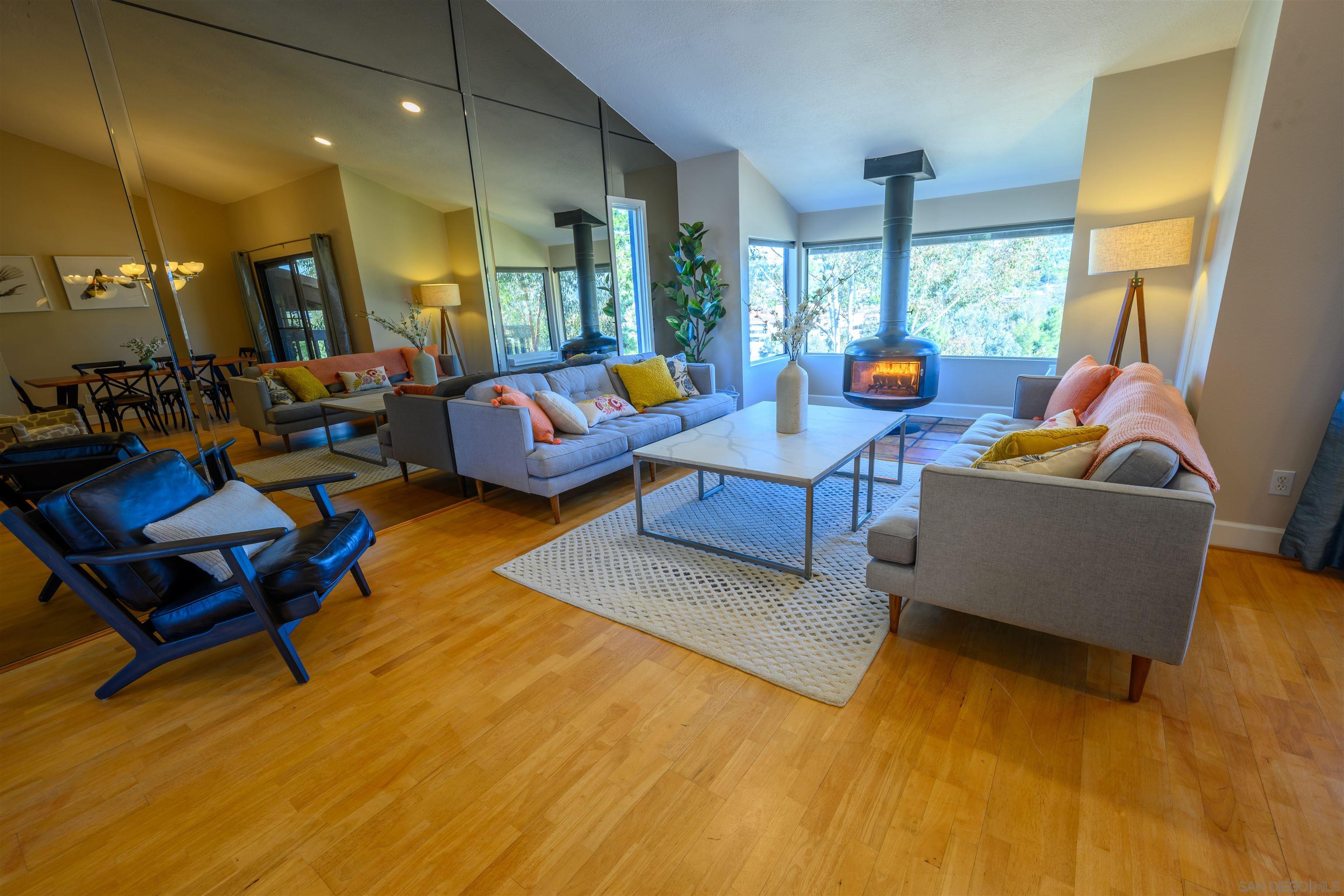4433 Date Ave