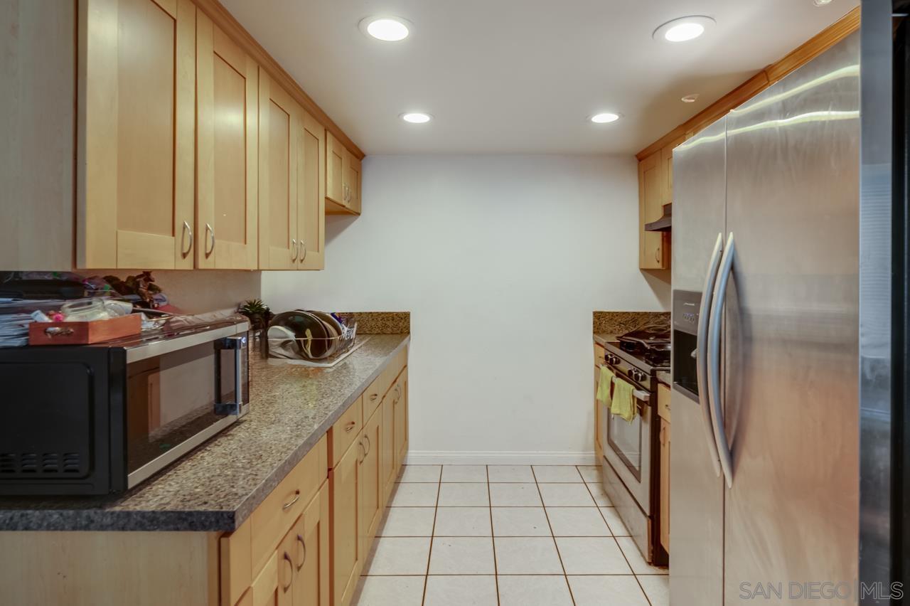 8713-15 Central Way