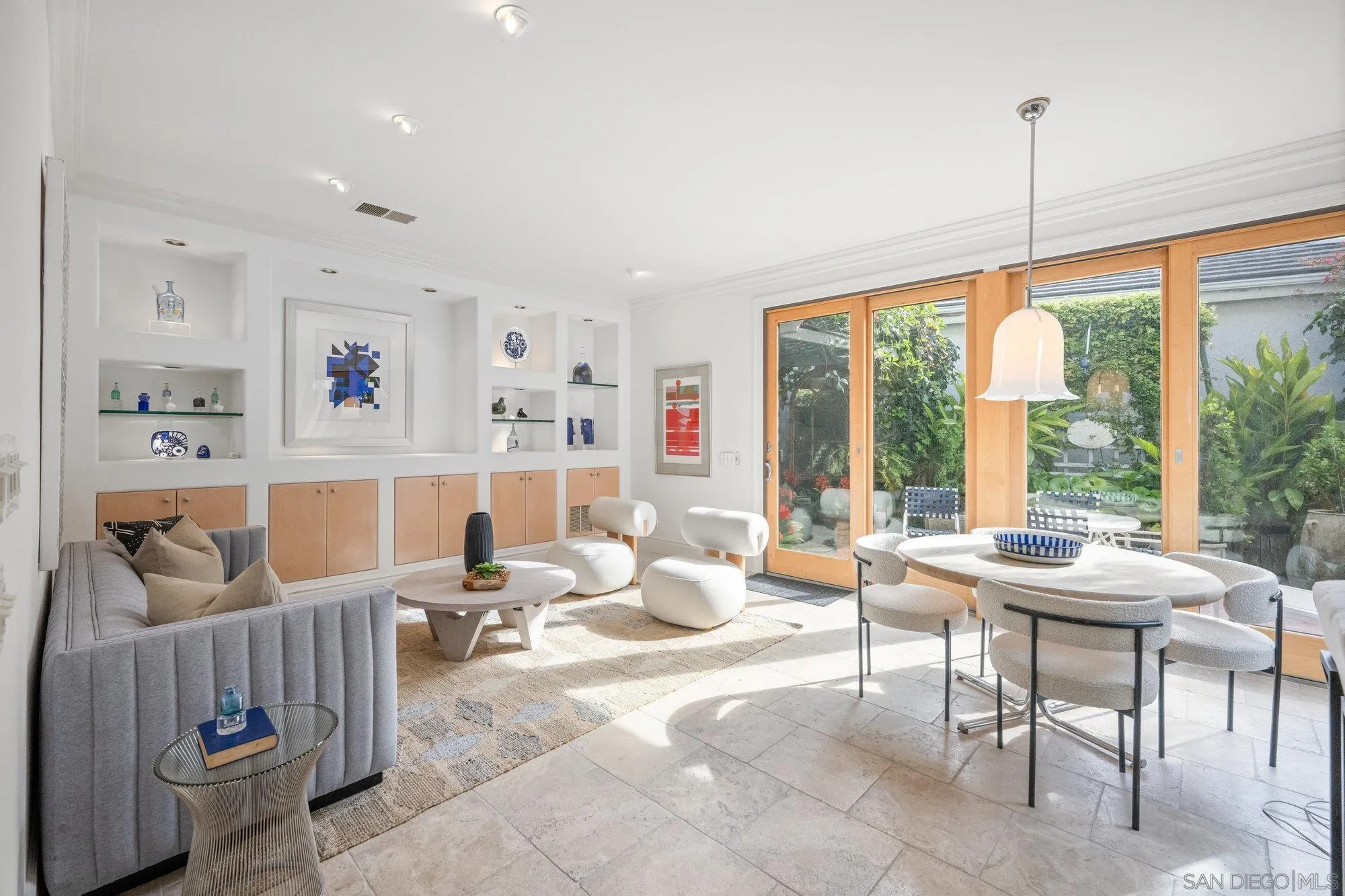 La Jolla, California 92037, United States, 4 Bedrooms Bedrooms, ,3 BathroomsBathrooms,Residential,Pending,109509