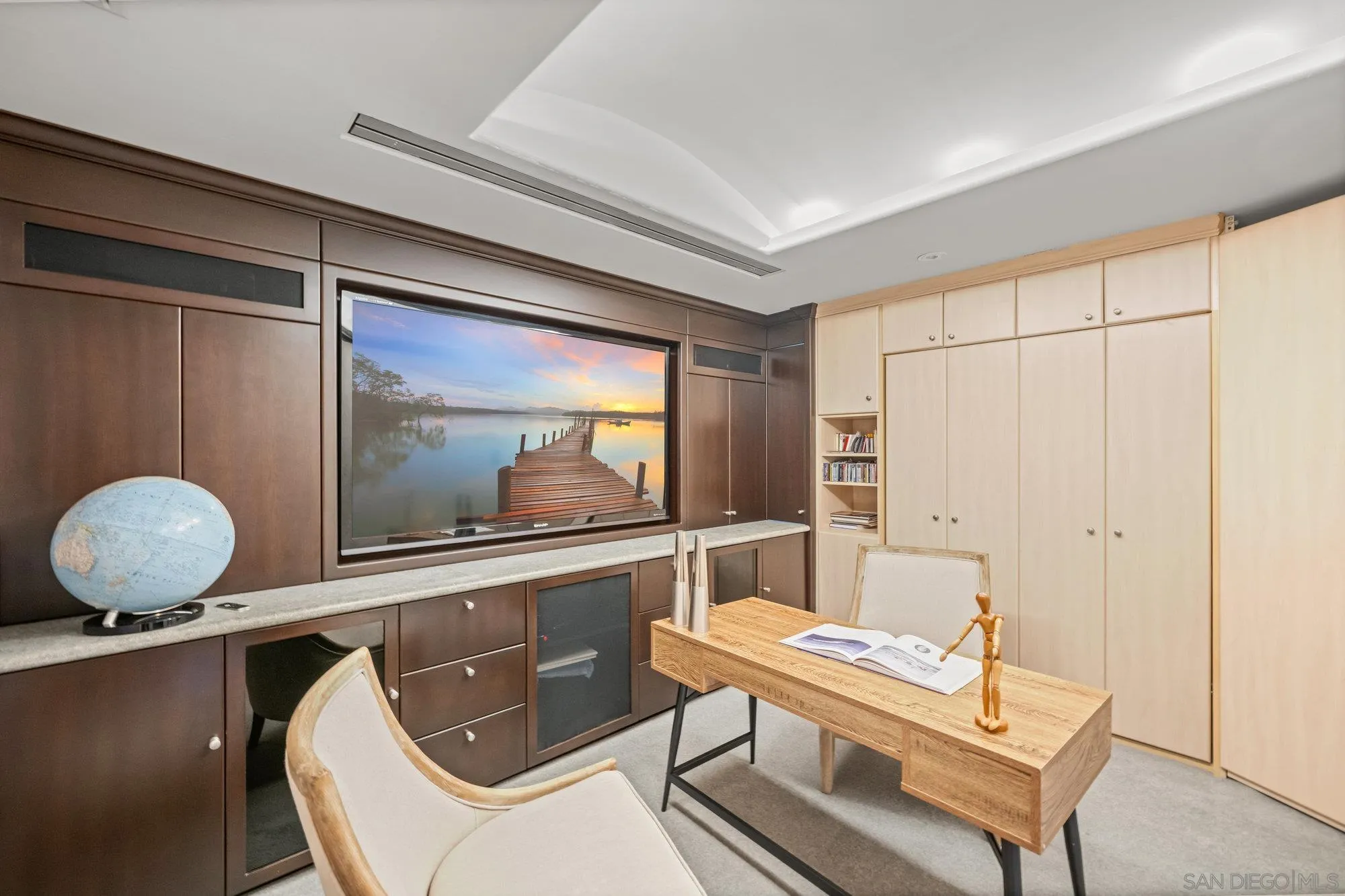 La Jolla, California 92037, United States, 4 Bedrooms Bedrooms, ,3 BathroomsBathrooms,Residential,Pending,109509