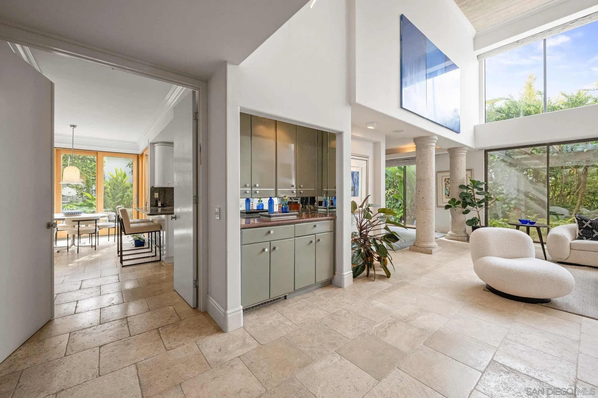 La Jolla, California 92037, United States, 4 Bedrooms Bedrooms, ,3 BathroomsBathrooms,Residential,Pending,109509