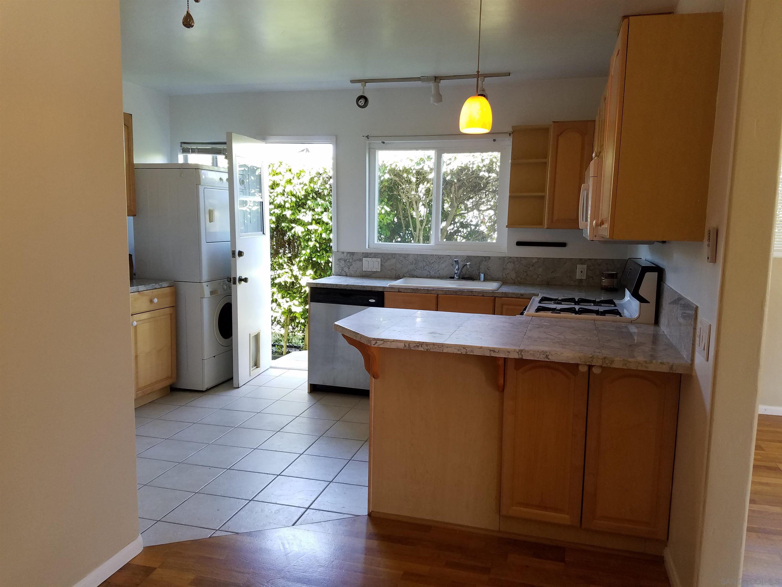 4662-64 Altadena Ave.
