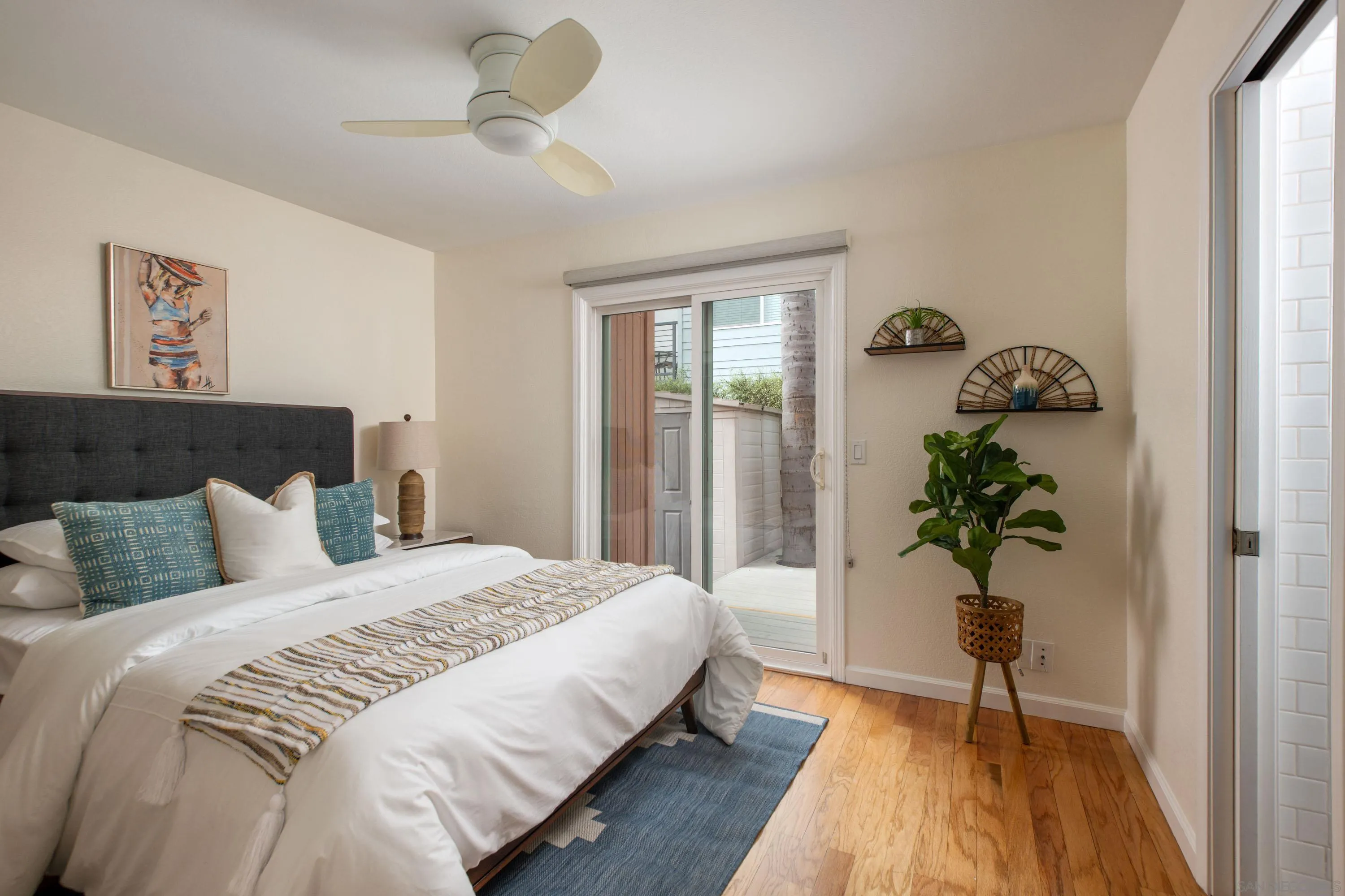 San Diego, California 92106, United States, 2 Bedrooms Bedrooms, ,2 BathroomsBathrooms,Residential,Pending,110999