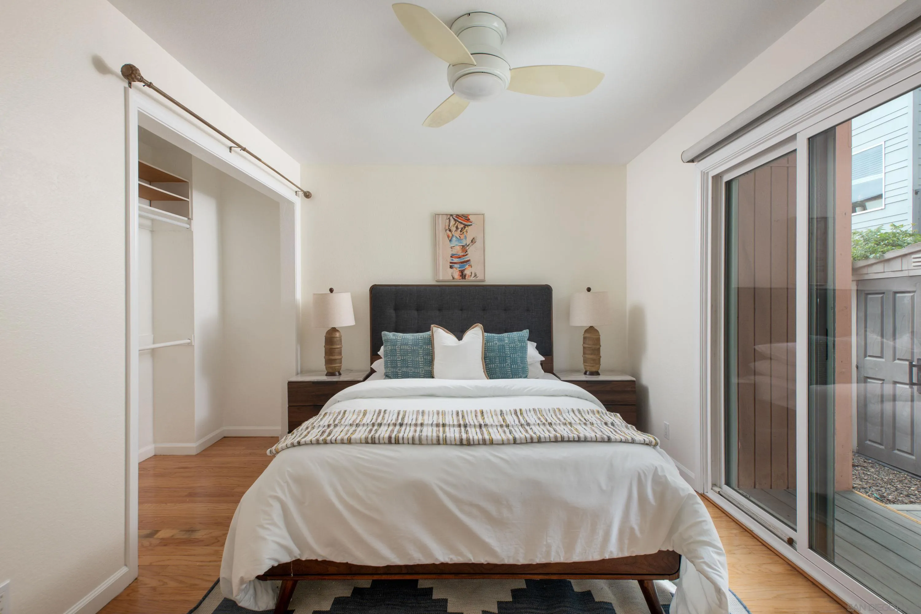 San Diego, California 92106, United States, 2 Bedrooms Bedrooms, ,2 BathroomsBathrooms,Residential,Pending,110999