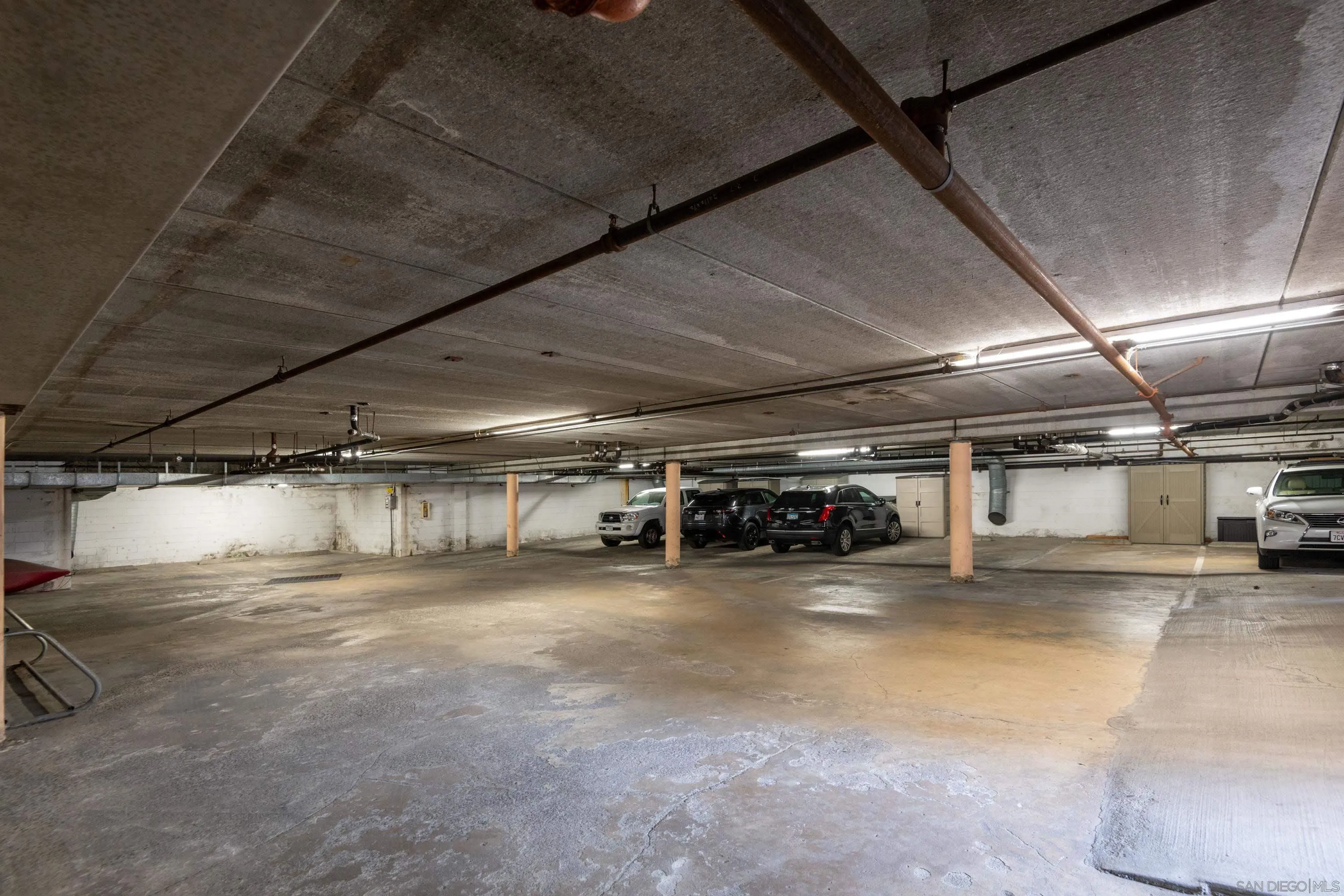 San Diego, California 92106, United States, 2 Bedrooms Bedrooms, ,2 BathroomsBathrooms,Residential,Pending,110999