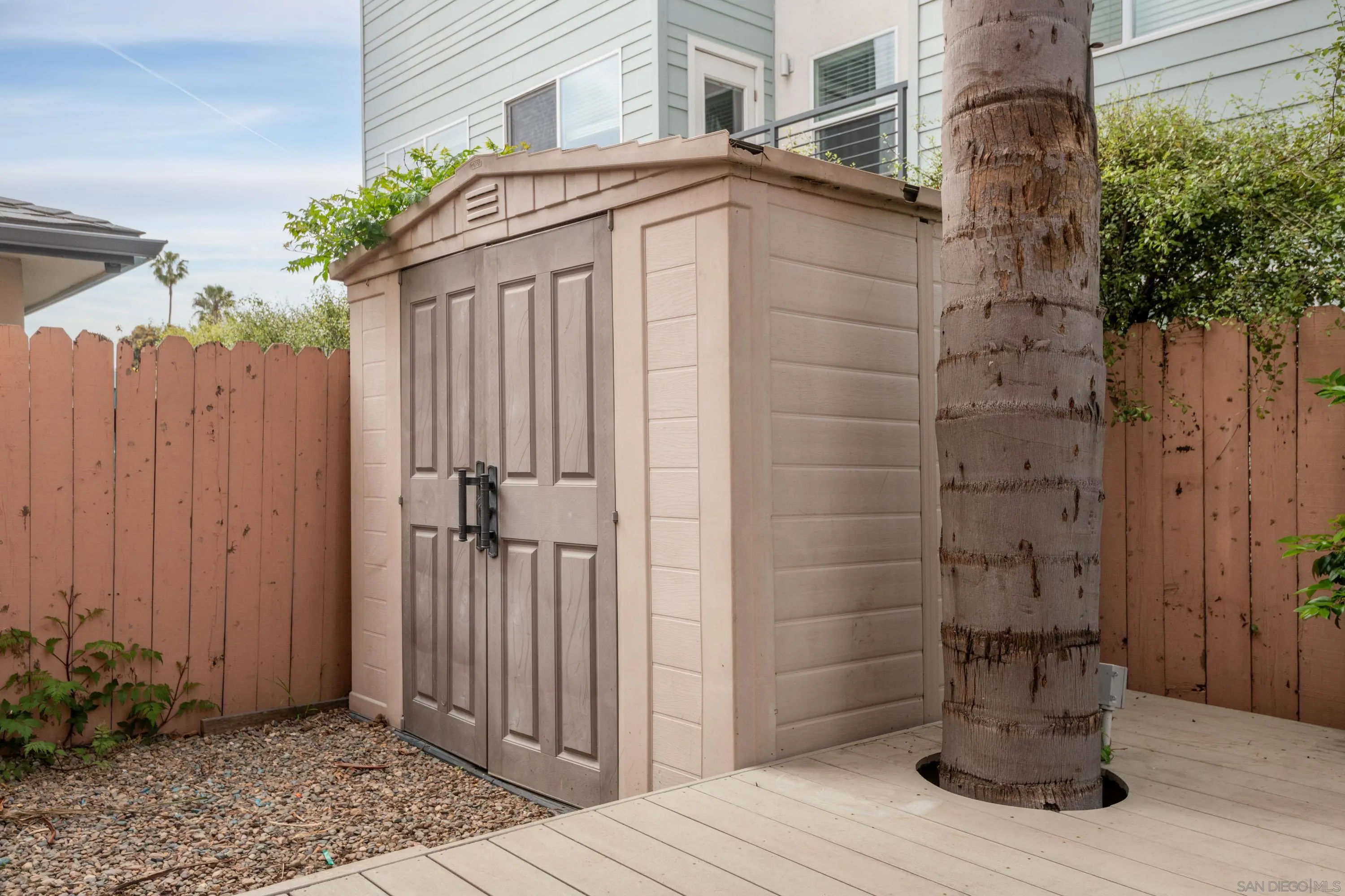 San Diego, California 92106, United States, 2 Bedrooms Bedrooms, ,2 BathroomsBathrooms,Residential,Pending,110999