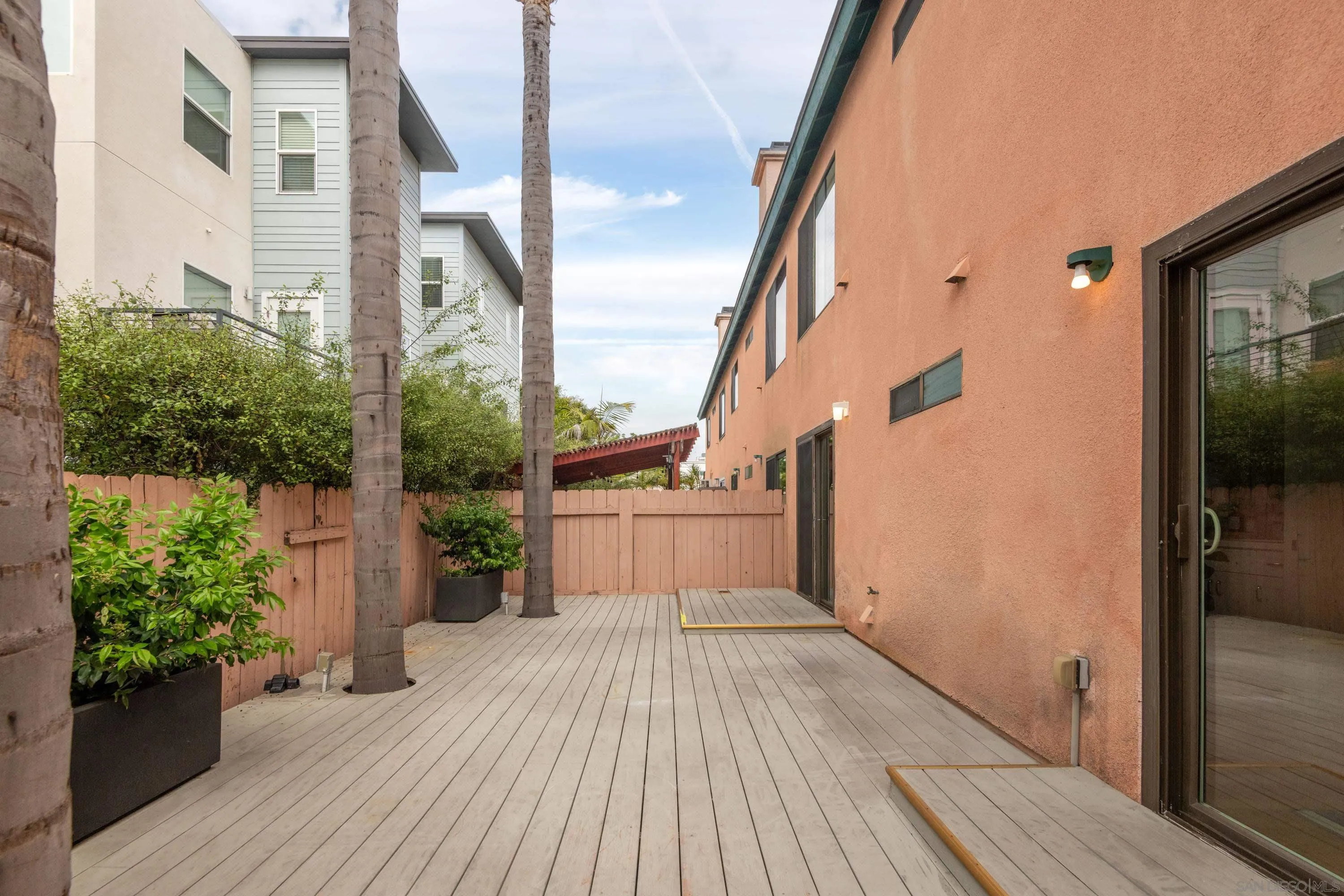 San Diego, California 92106, United States, 2 Bedrooms Bedrooms, ,2 BathroomsBathrooms,Residential,Pending,110999