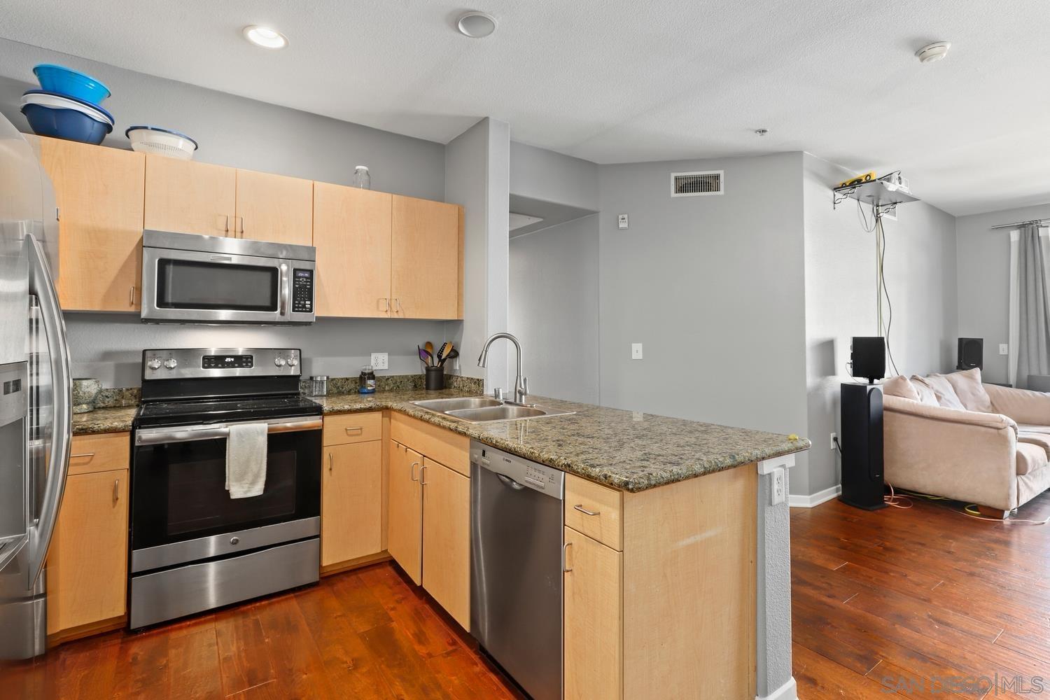 1501 Front St 315