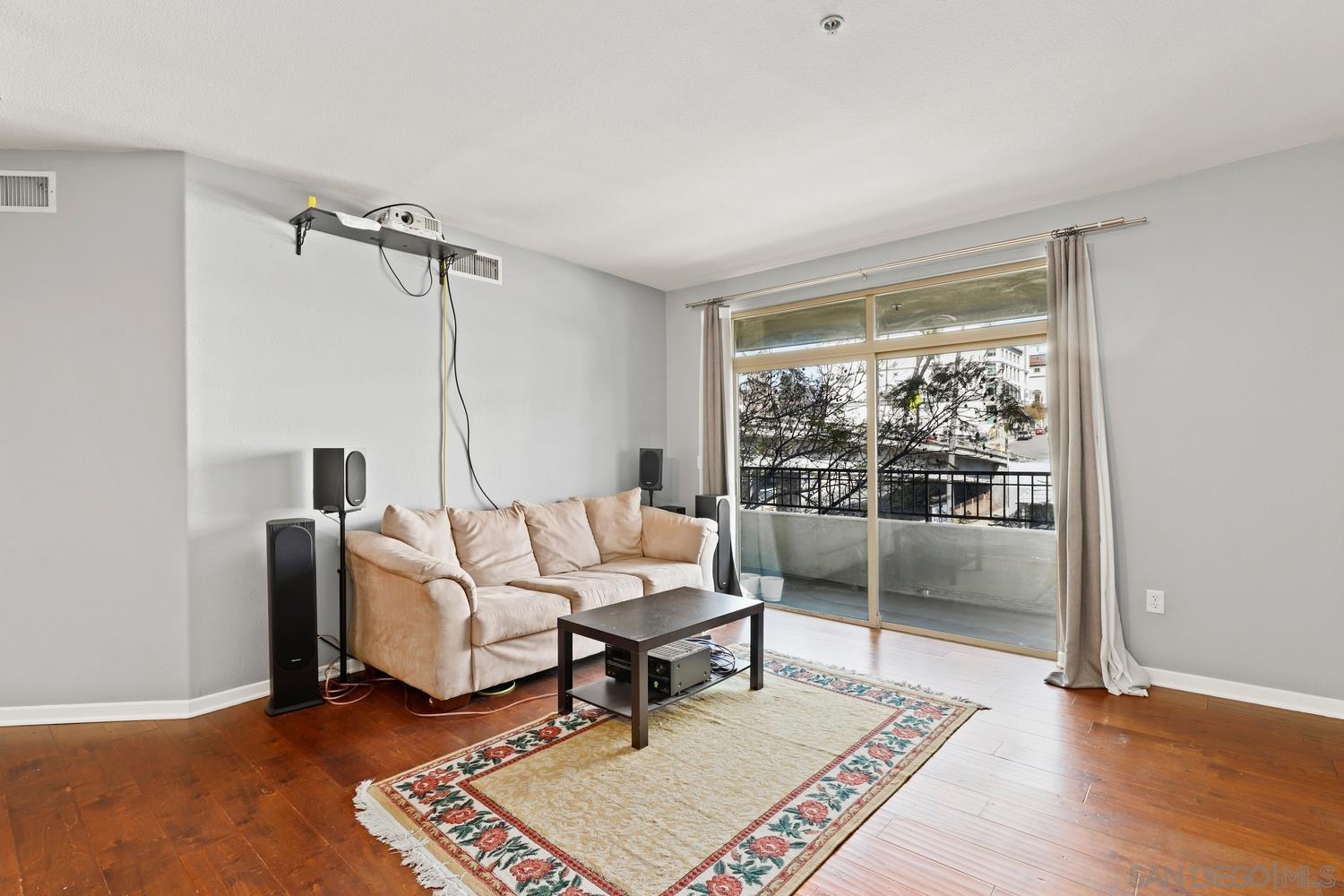 1501 Front St 315