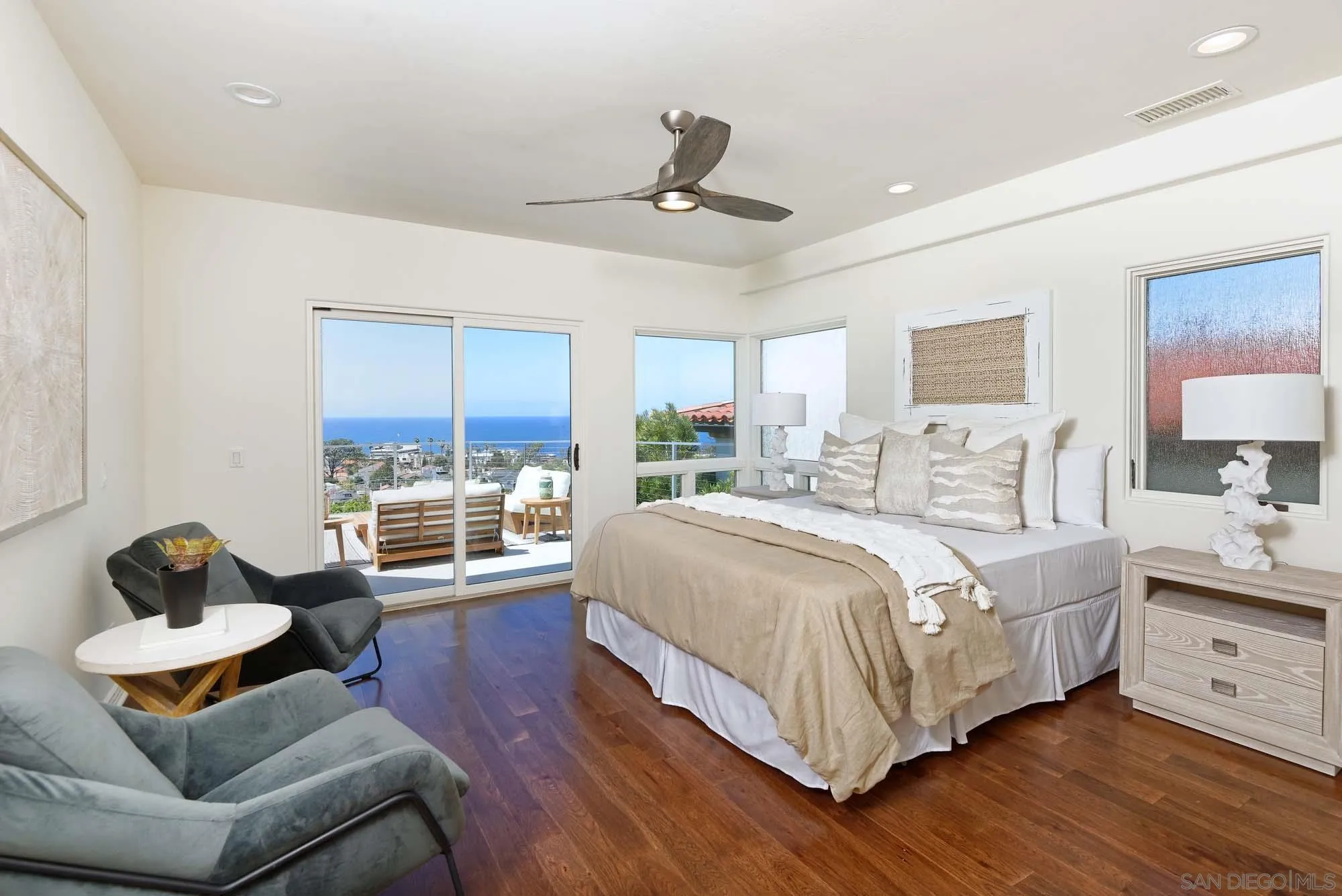 La Jolla, California 92037, United States, 3 Bedrooms Bedrooms, ,3 BathroomsBathrooms,Residential,Active,119257