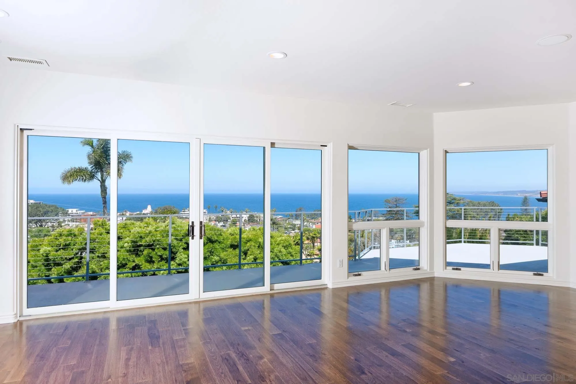 La Jolla, California 92037, United States, 3 Bedrooms Bedrooms, ,3 BathroomsBathrooms,Residential,Active,119257