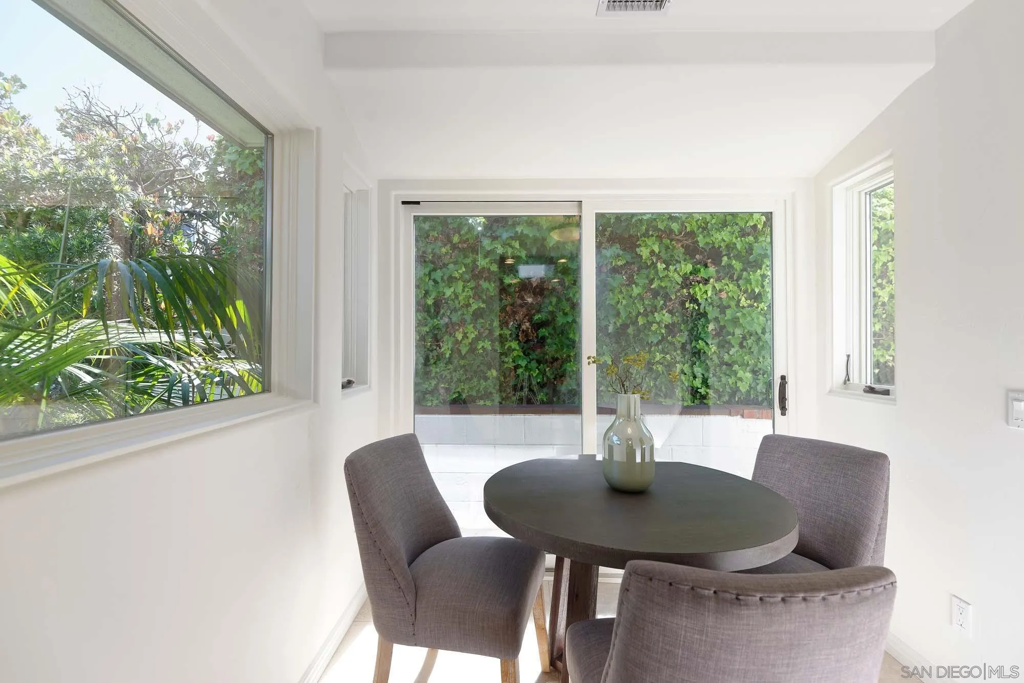 La Jolla, California 92037, United States, 3 Bedrooms Bedrooms, ,3 BathroomsBathrooms,Residential,Active,119257