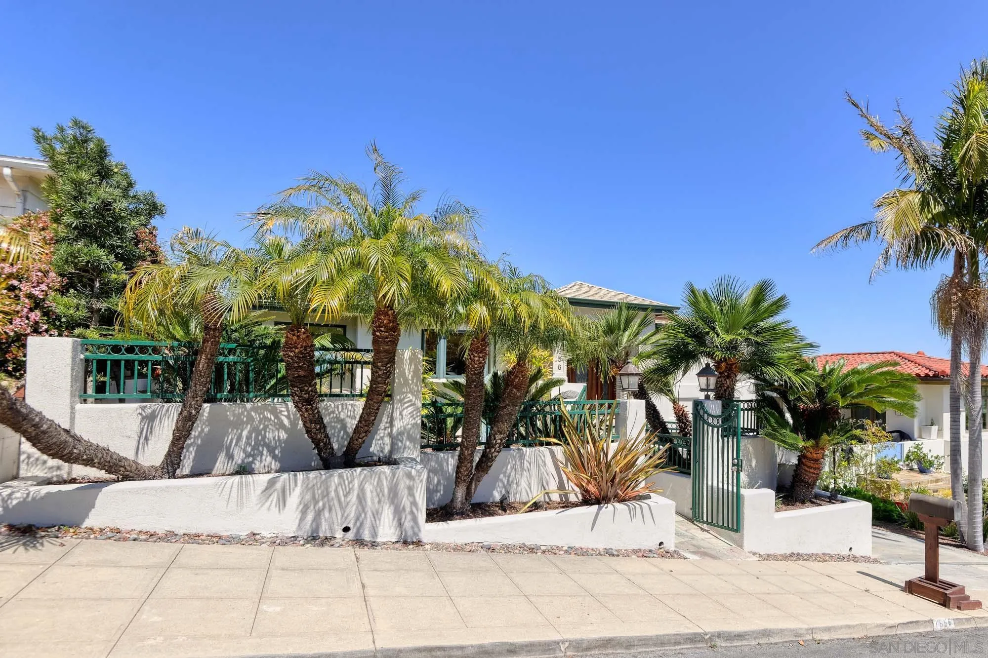 La Jolla, California 92037, United States, 3 Bedrooms Bedrooms, ,3 BathroomsBathrooms,Residential,Active,119257