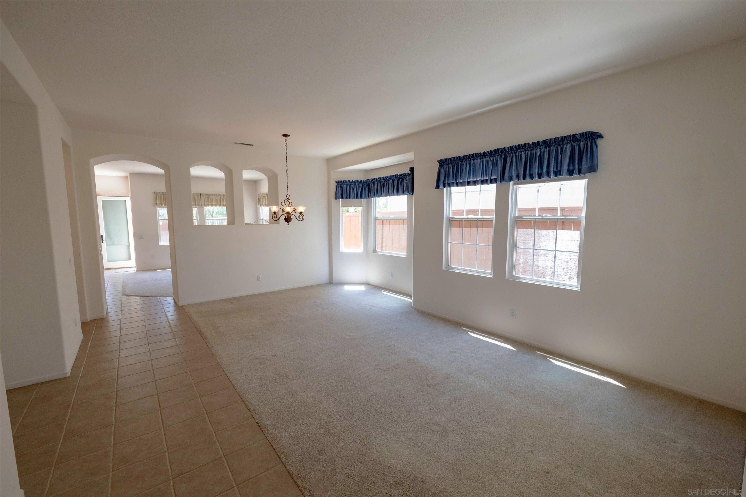 2768 Valleycreek Dr