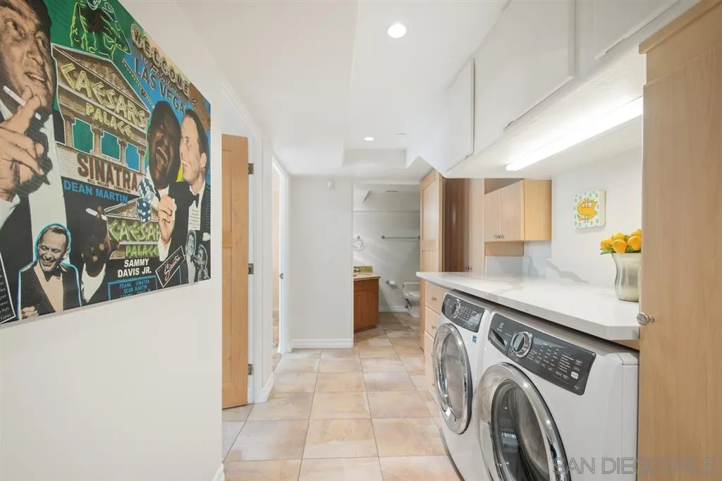 La Jolla, California 92037, United States, 3 Bedrooms Bedrooms, ,3 BathroomsBathrooms,Residential,Active,41828