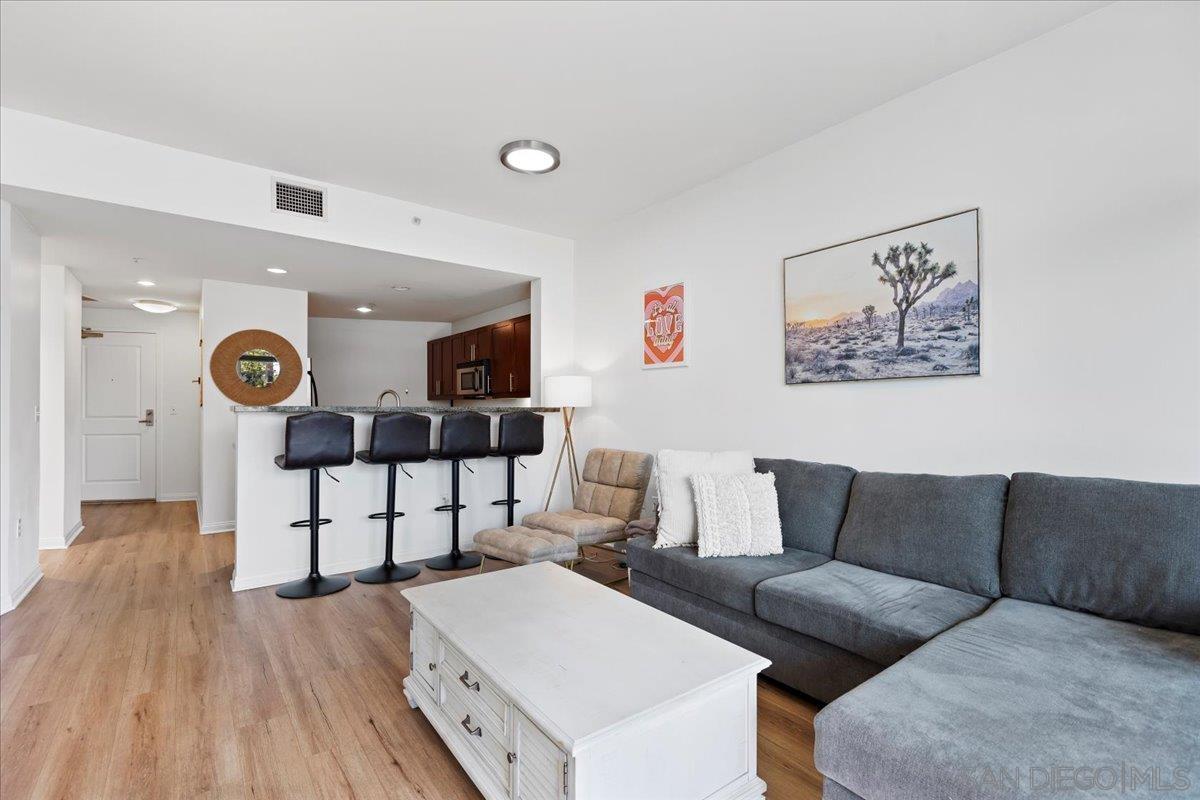 253 10th Ave 524