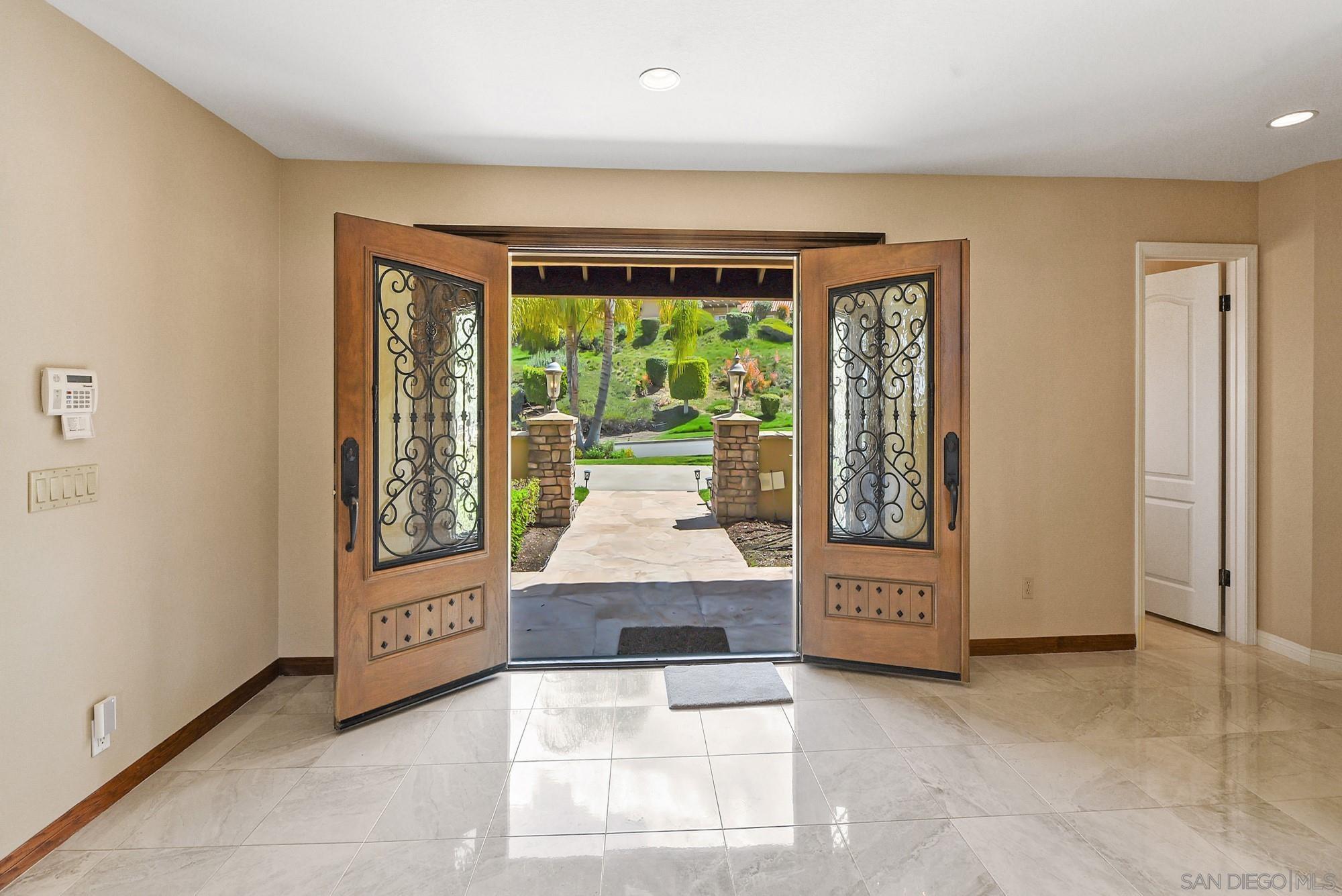 13000 Lomas Verdes Dr