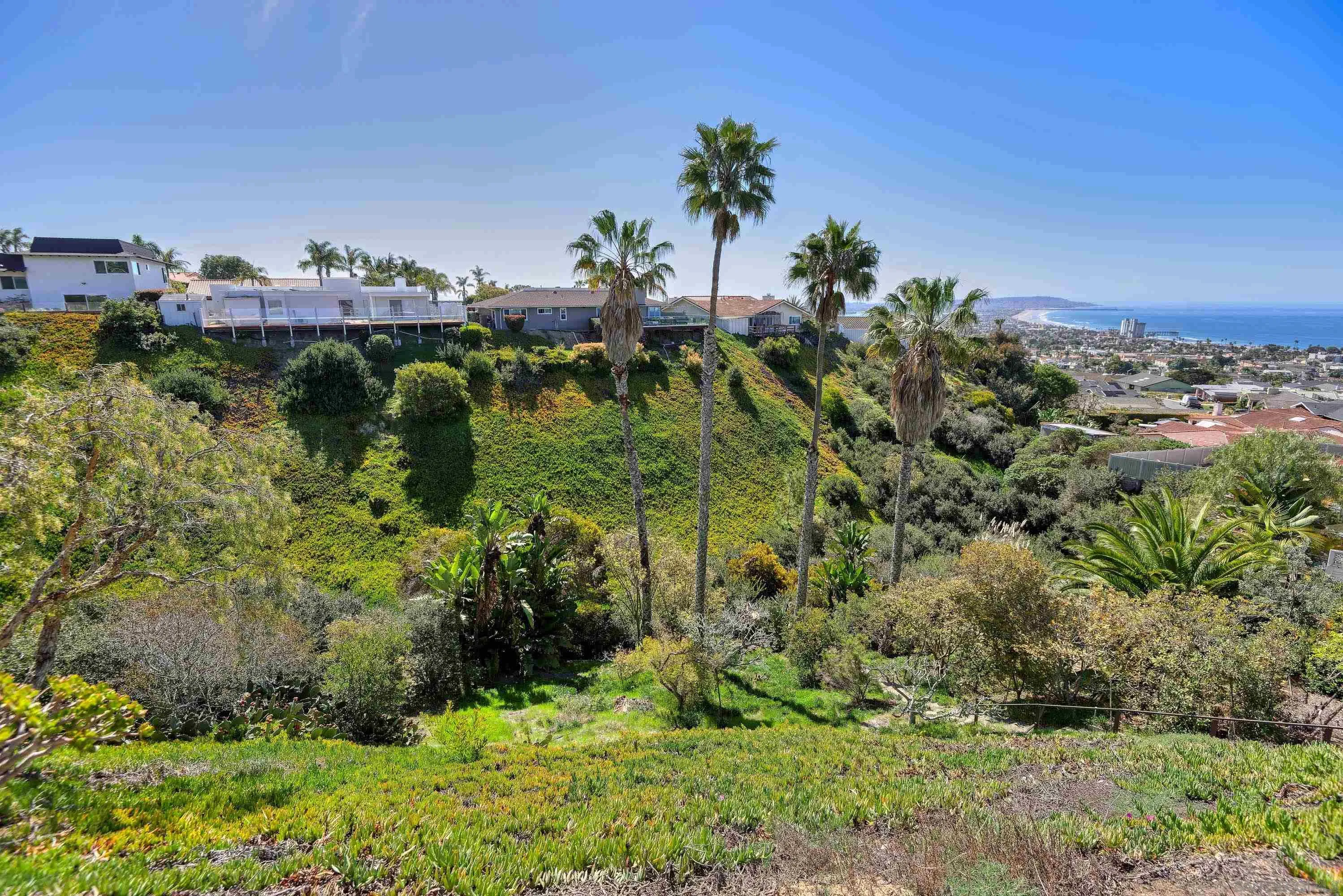 La Jolla, California 92037, United States, 2 Bedrooms Bedrooms, ,3 BathroomsBathrooms,Residential,Pending,103972