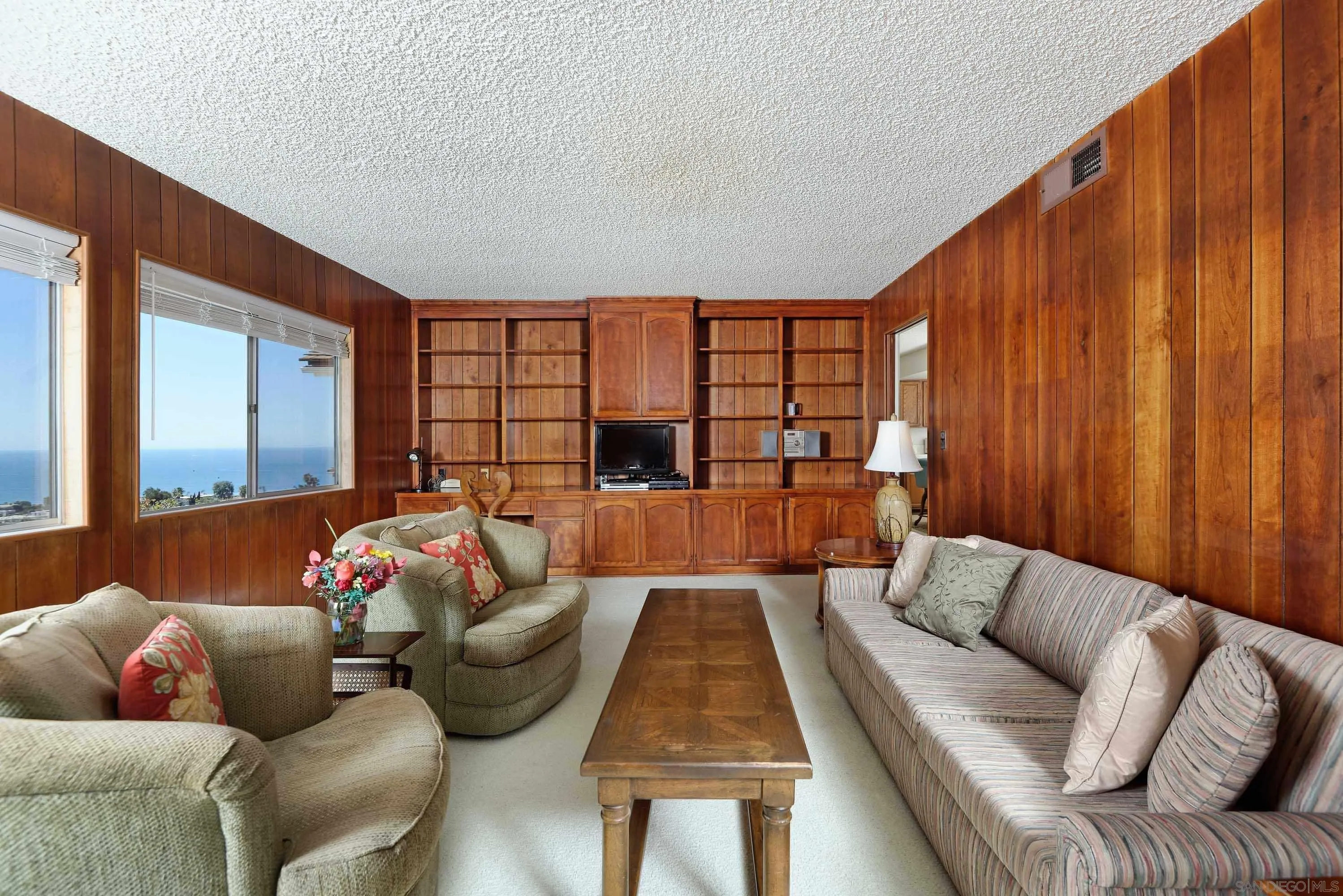 La Jolla, California 92037, United States, 2 Bedrooms Bedrooms, ,3 BathroomsBathrooms,Residential,Pending,103972