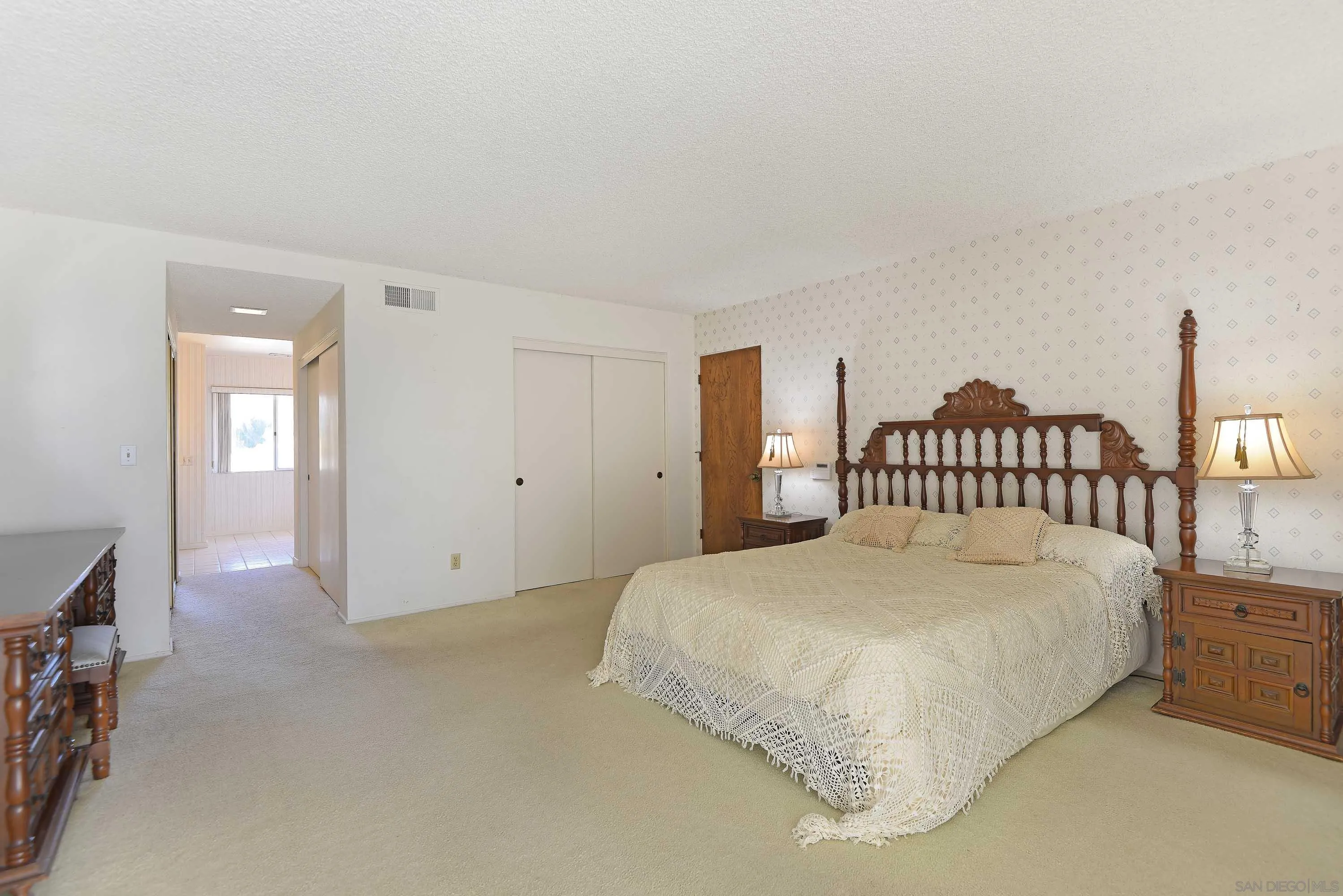 La Jolla, California 92037, United States, 2 Bedrooms Bedrooms, ,3 BathroomsBathrooms,Residential,Pending,103972