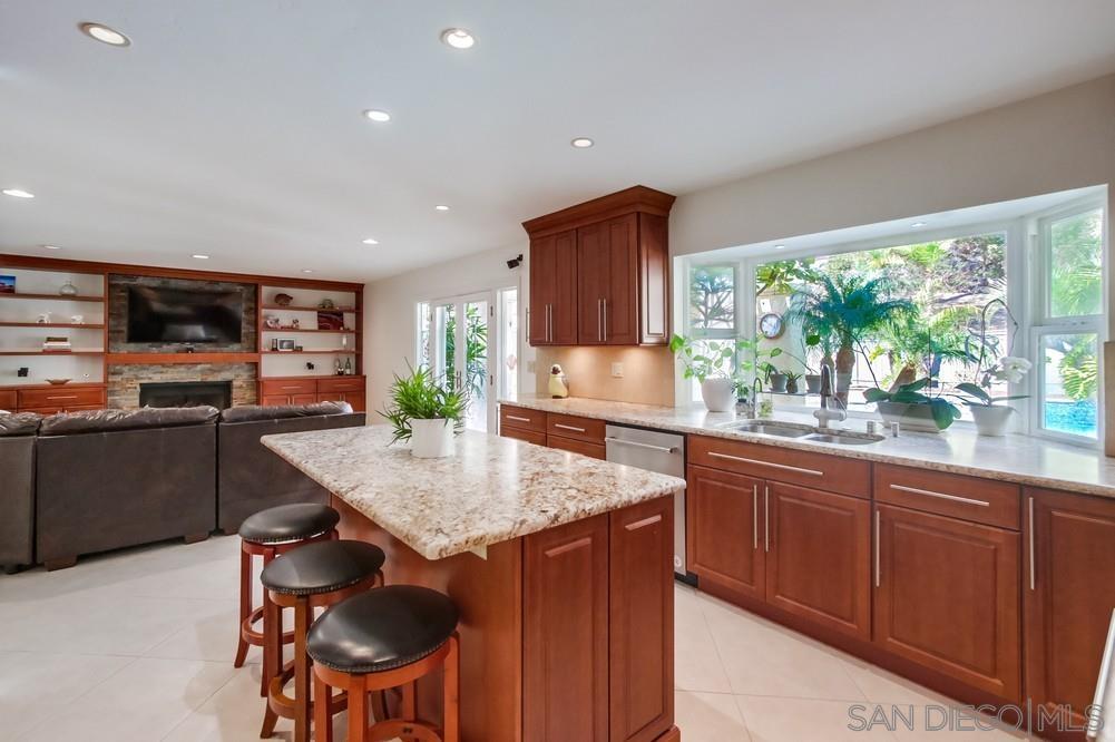 10555 Pine Falls Ct