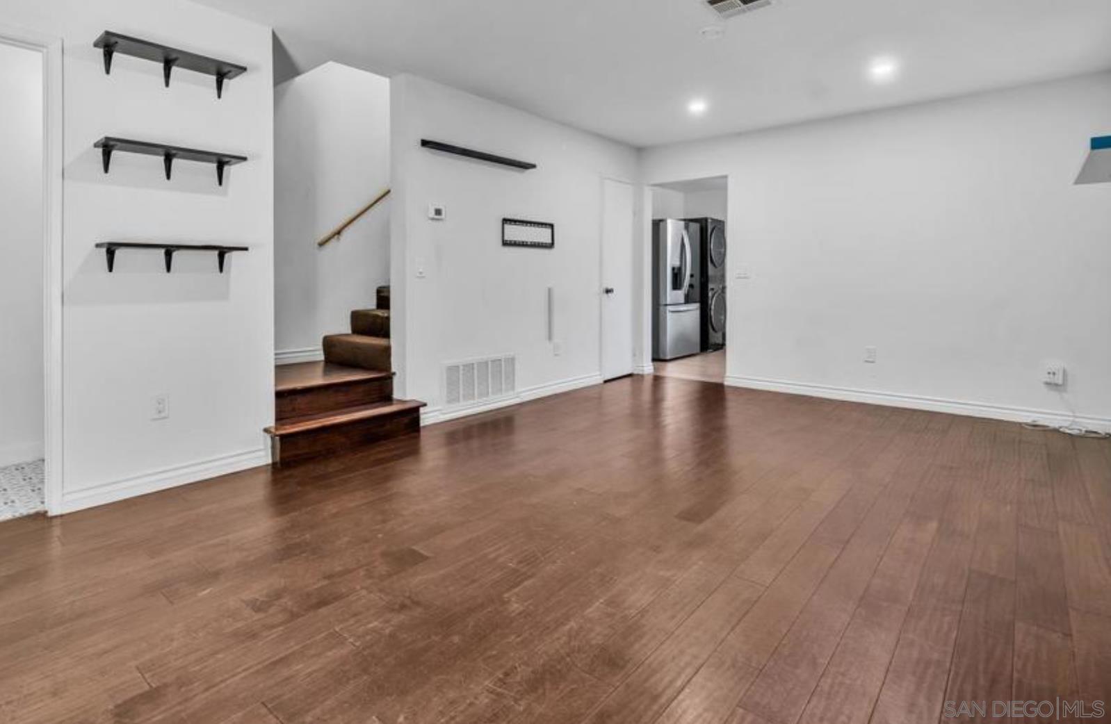 1321 Oakdale Ave