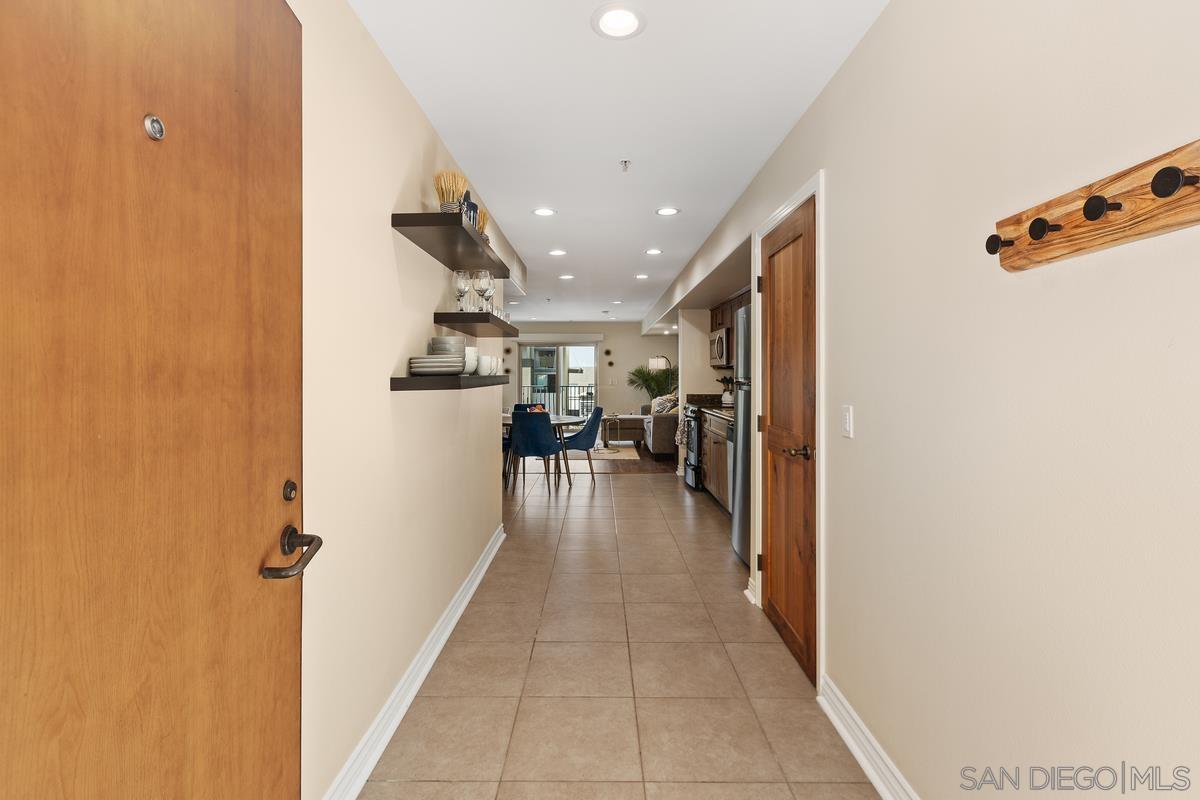 801 W Hawthorn St 301