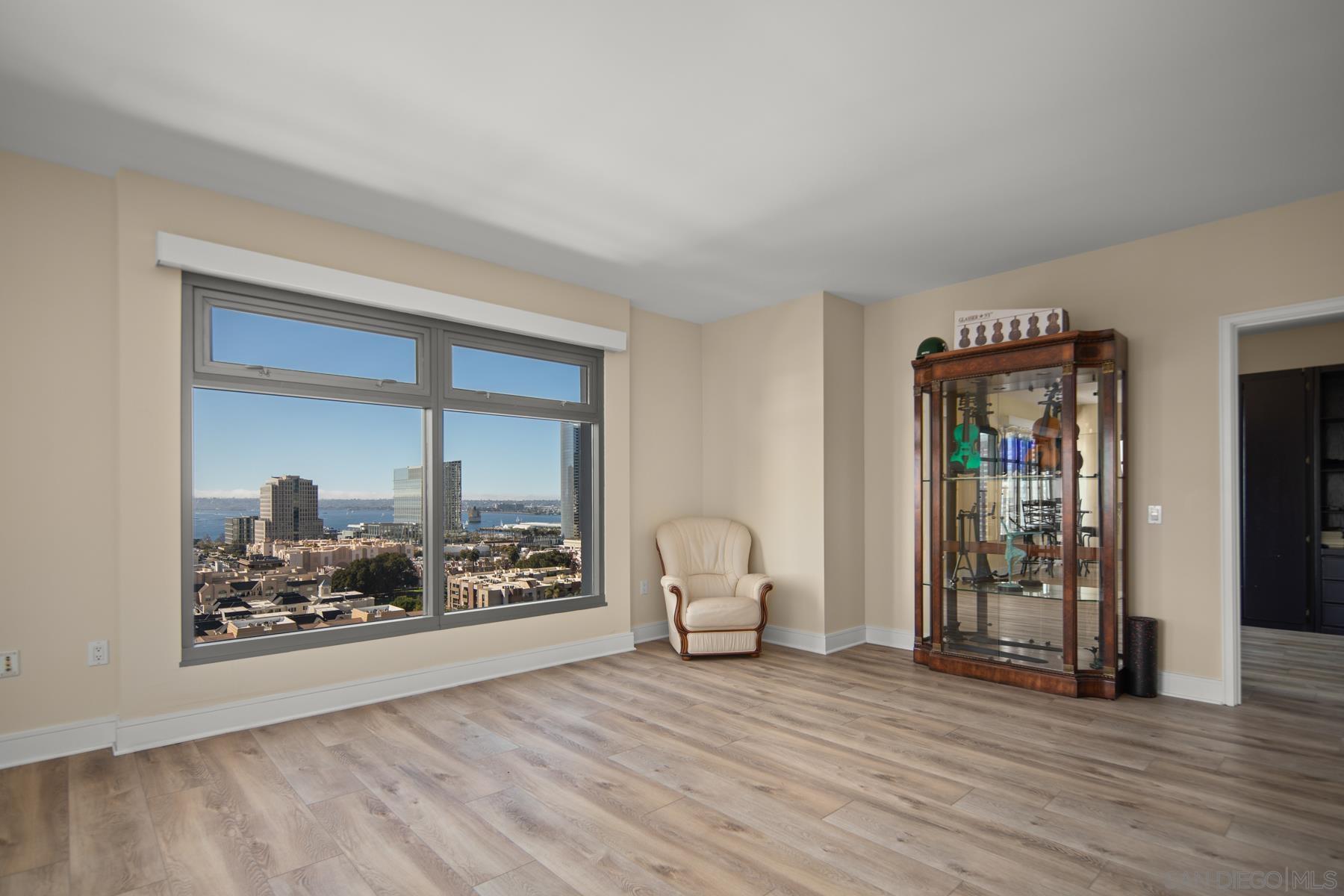 645 Front St 1612