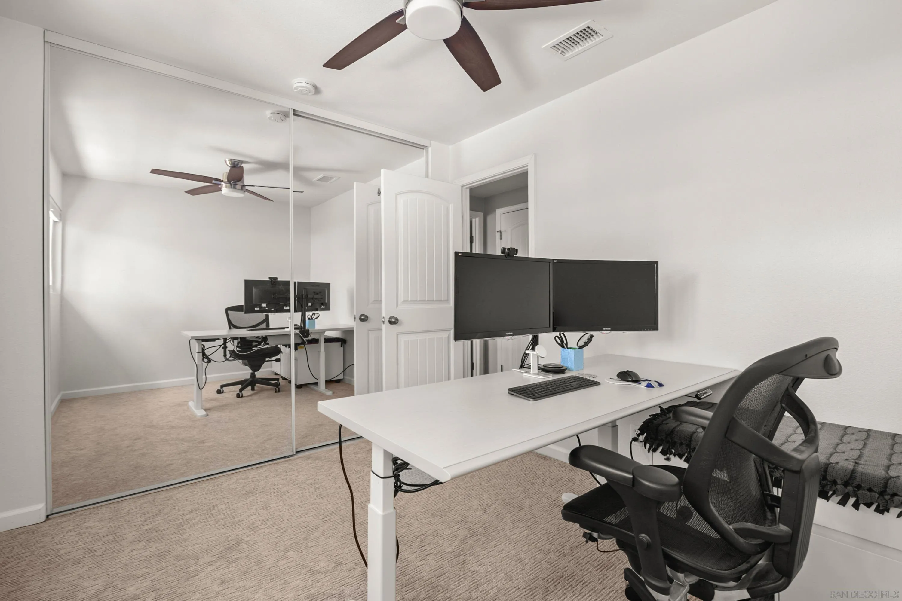 Carlsbad, California 92008, United States, 4 Bedrooms Bedrooms, ,3 BathroomsBathrooms,Residential,Pending,136490