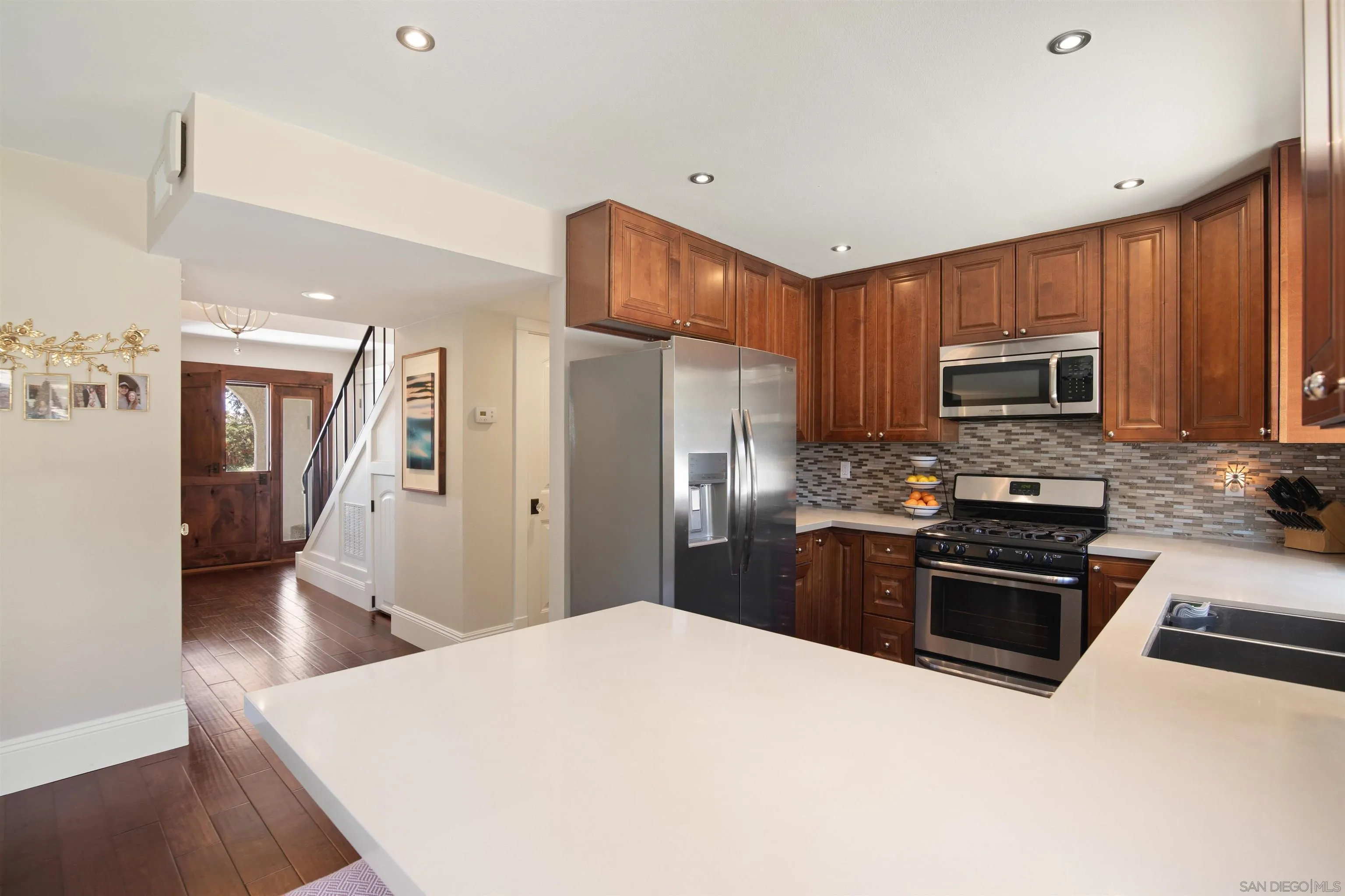 Carlsbad, California 92008, United States, 4 Bedrooms Bedrooms, ,3 BathroomsBathrooms,Residential,Pending,136490