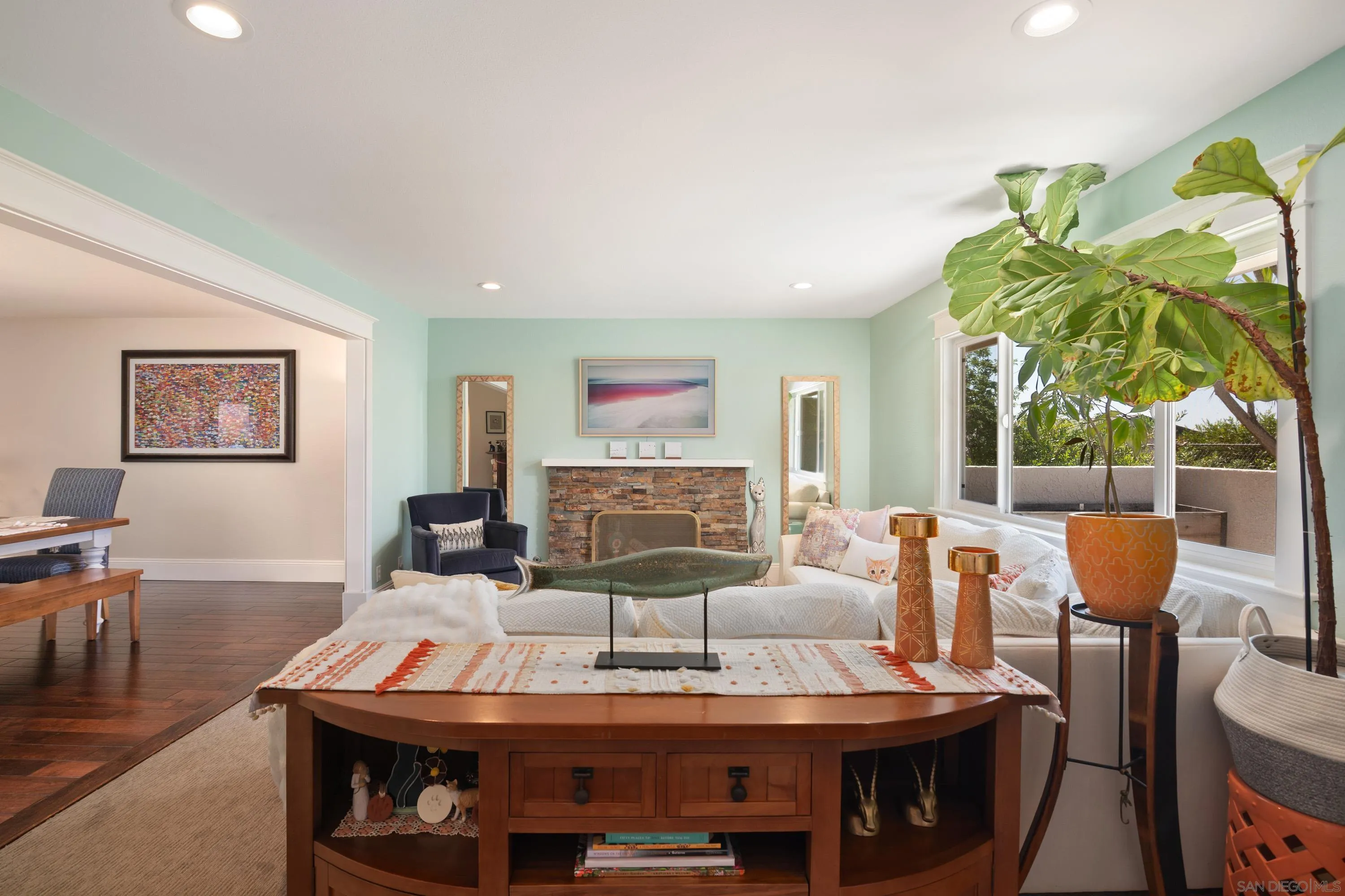 Carlsbad, California 92008, United States, 4 Bedrooms Bedrooms, ,3 BathroomsBathrooms,Residential,Pending,136490