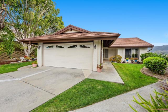 1109 Calle Del Baston