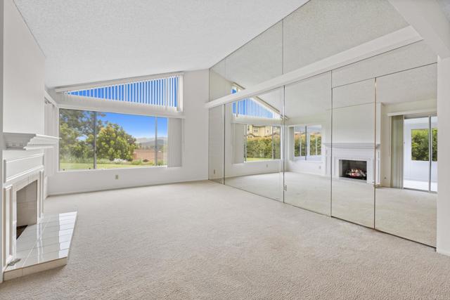 1109 Calle Del Baston