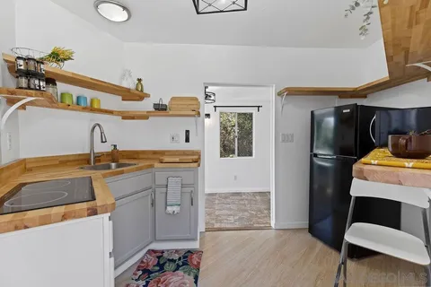 MLS: 250027982