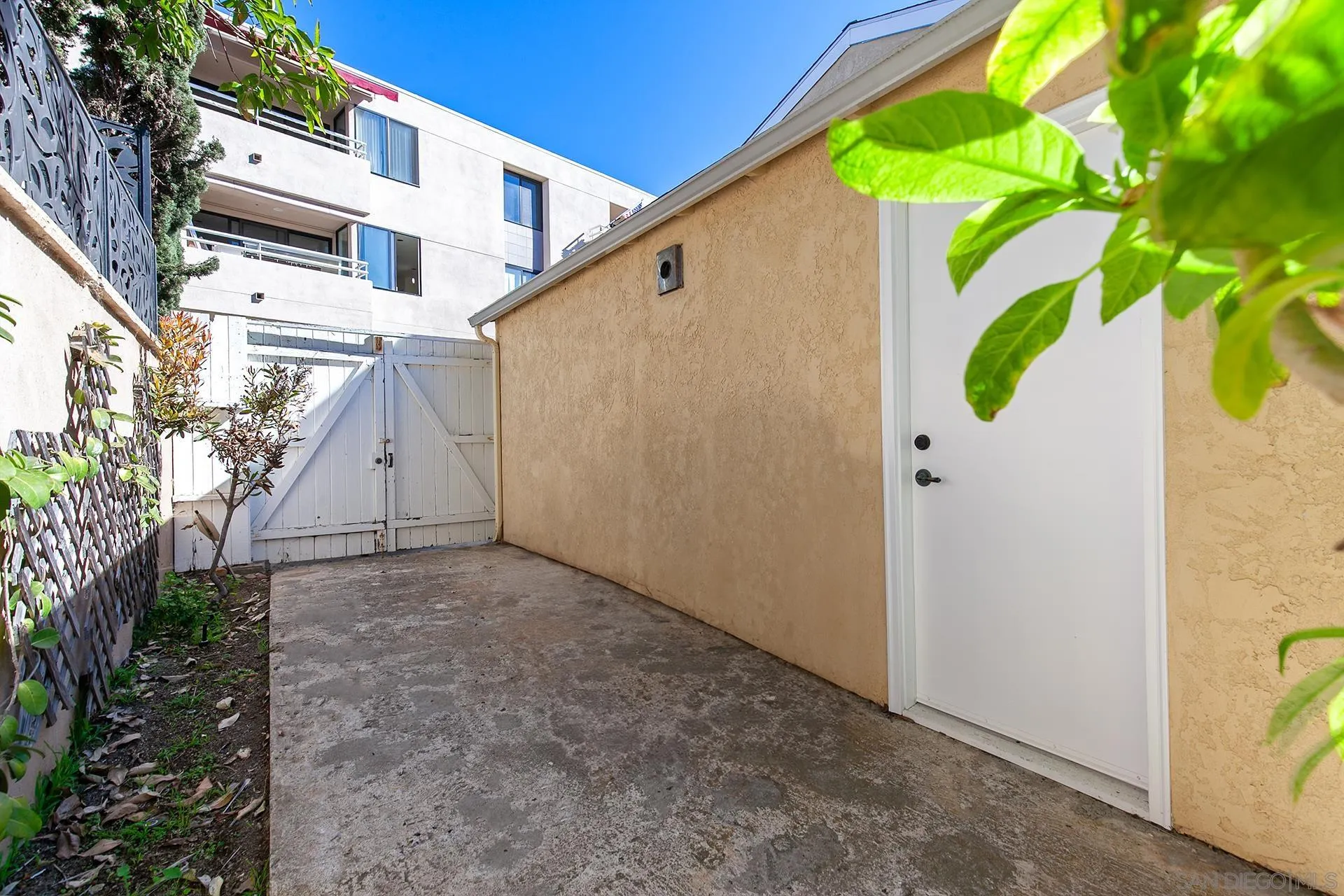 La Jolla, California 92037, United States, 4 Bedrooms Bedrooms, ,2 BathroomsBathrooms,Residential,Active,17540