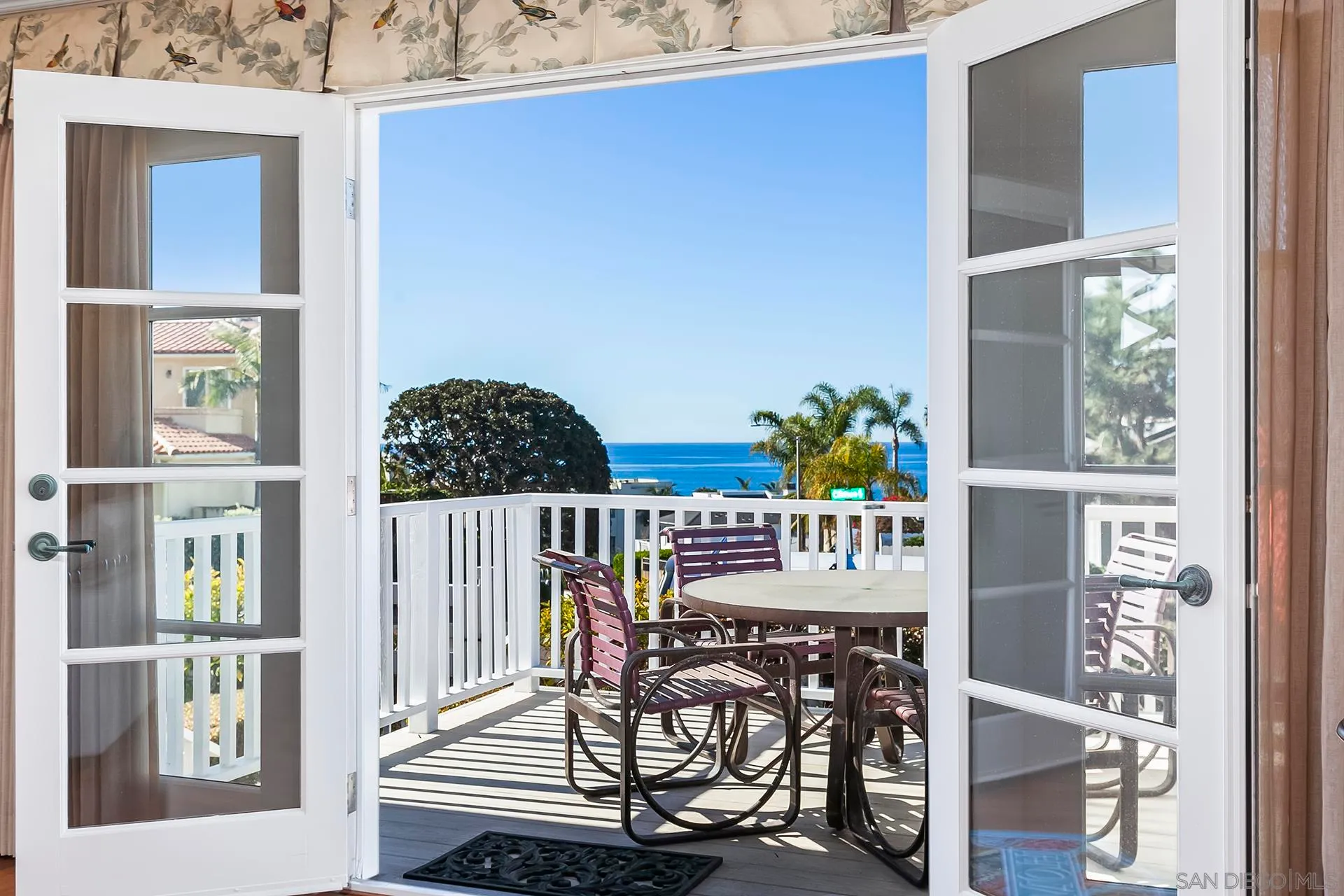 La Jolla, California 92037, United States, 4 Bedrooms Bedrooms, ,2 BathroomsBathrooms,Residential,Active,17540