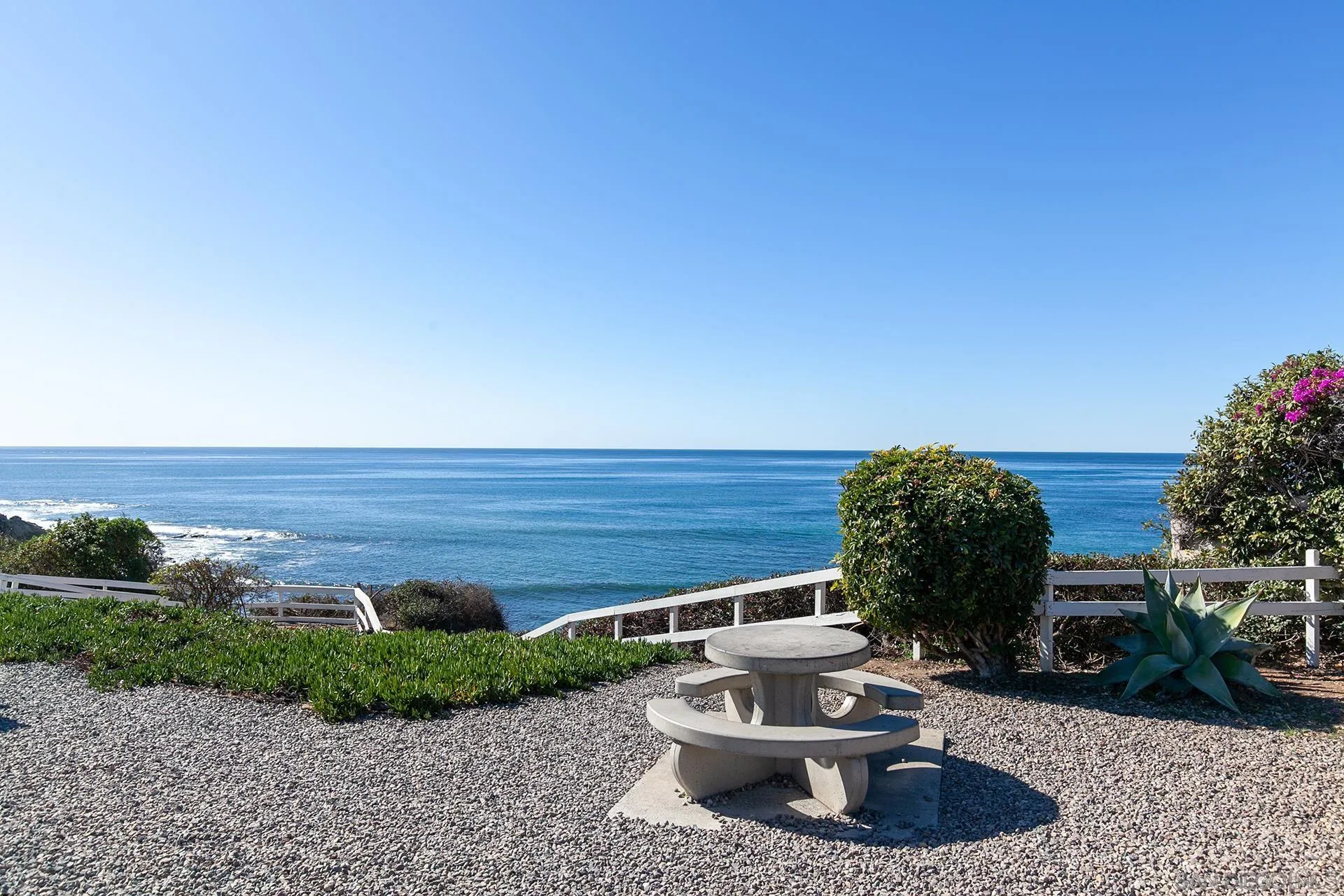 La Jolla, California 92037, United States, 4 Bedrooms Bedrooms, ,2 BathroomsBathrooms,Residential,Active,17540