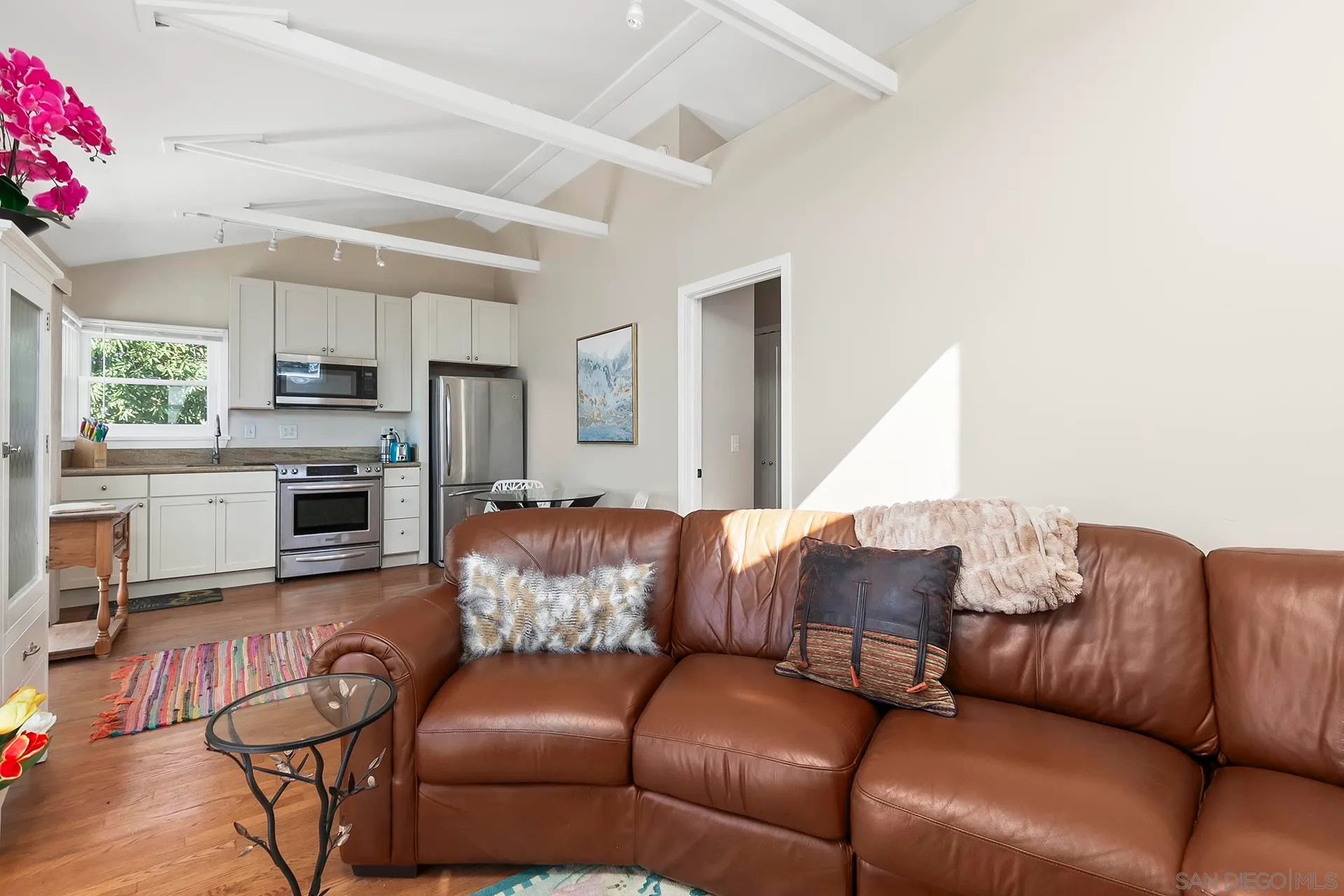 La Jolla, California 92037, United States, 4 Bedrooms Bedrooms, ,2 BathroomsBathrooms,Residential,Active,17540