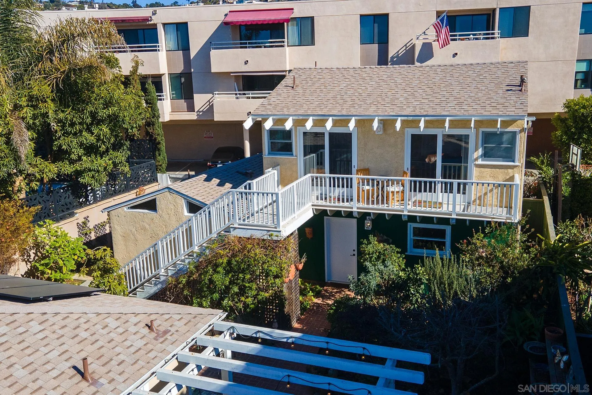La Jolla, California 92037, United States, 4 Bedrooms Bedrooms, ,2 BathroomsBathrooms,Residential,Active,17540