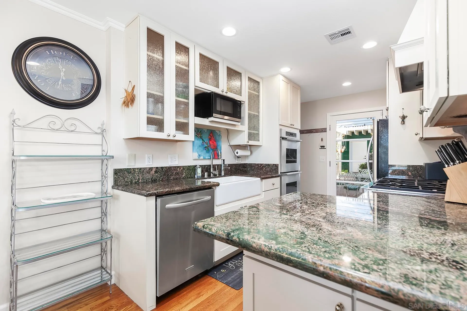 La Jolla, California 92037, United States, 4 Bedrooms Bedrooms, ,2 BathroomsBathrooms,Residential,Active,17540