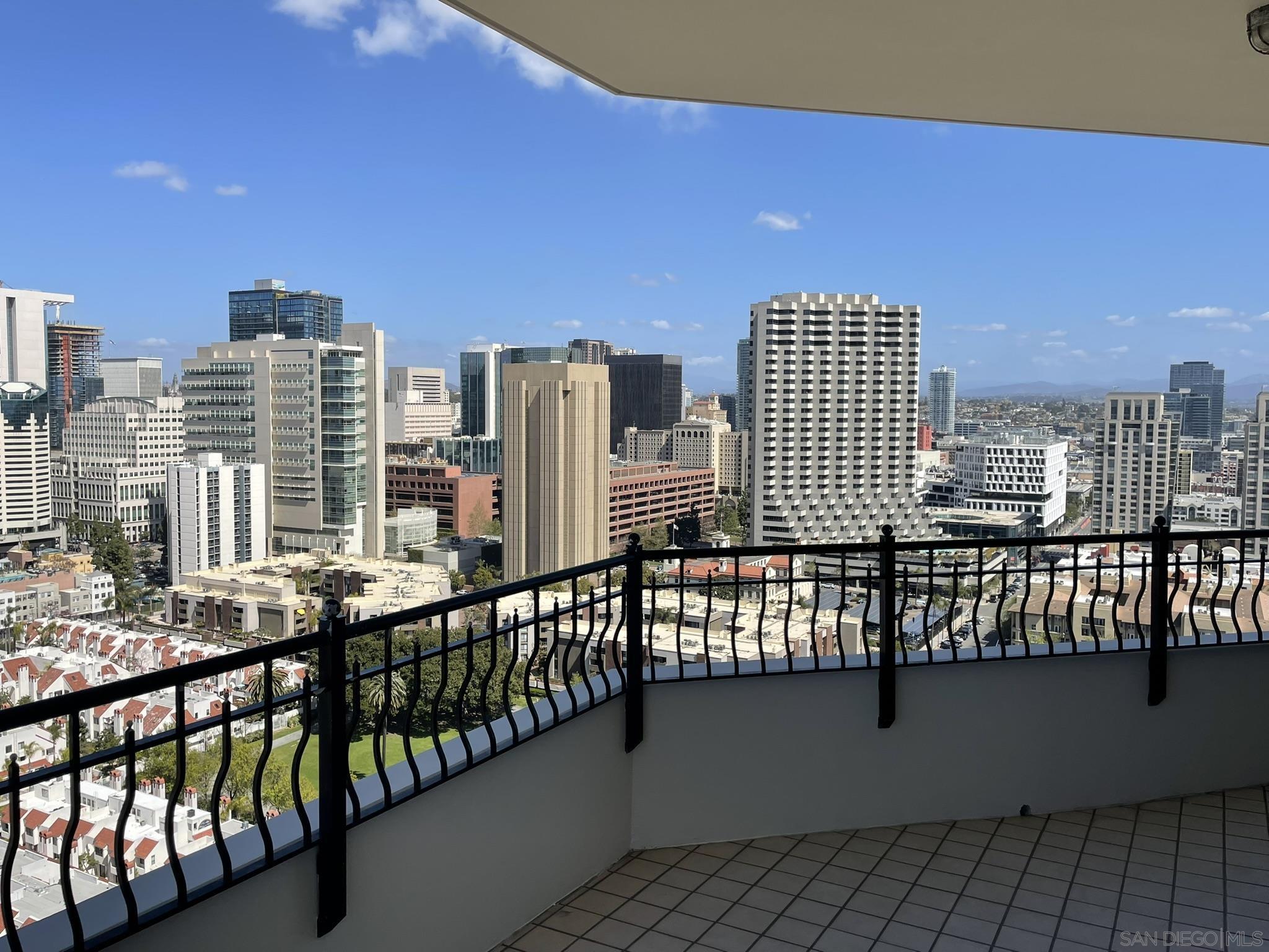 700 W Harbor 2501