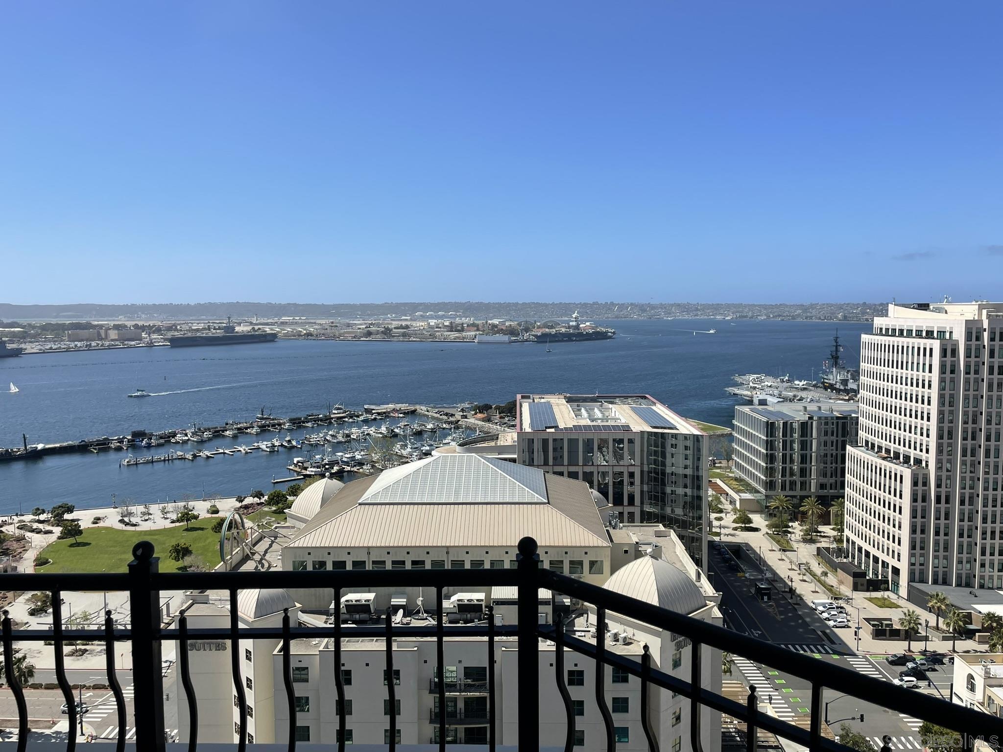 700 W Harbor 2501