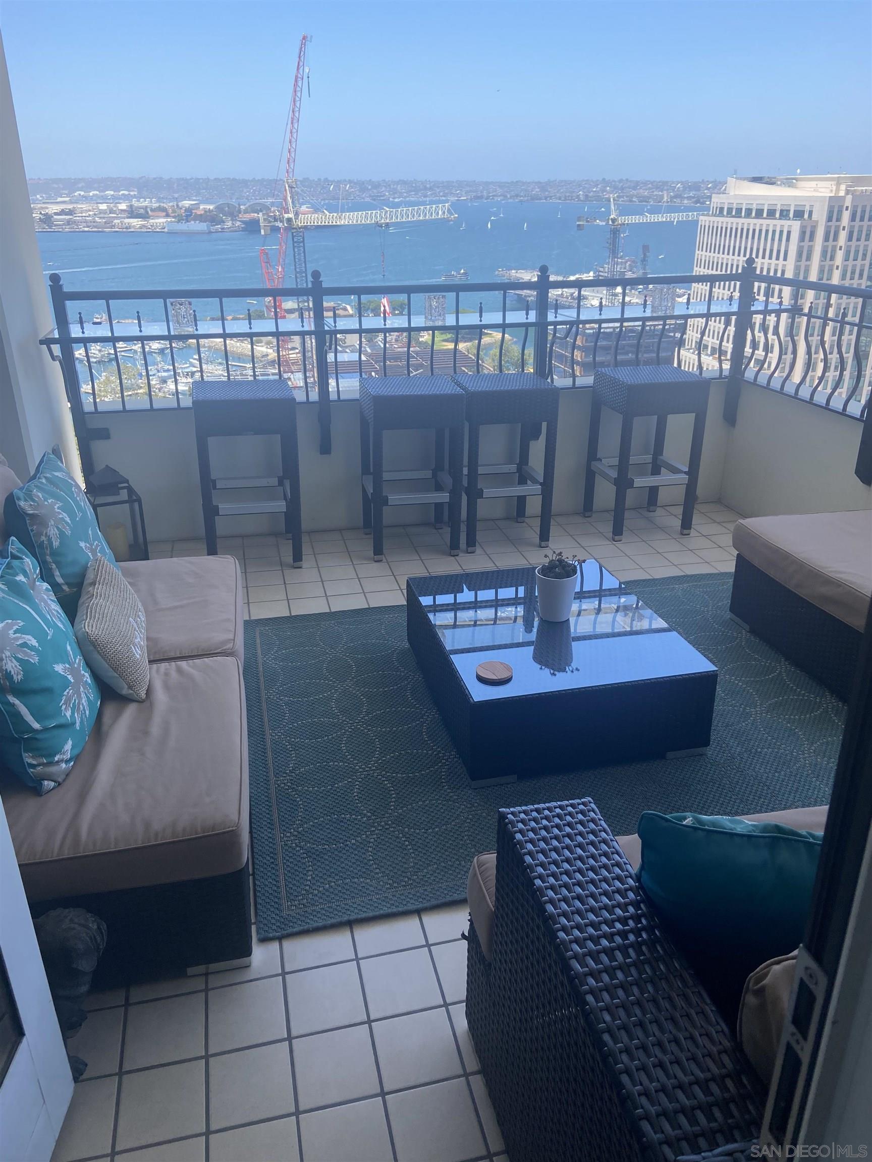 700 W Harbor 2501
